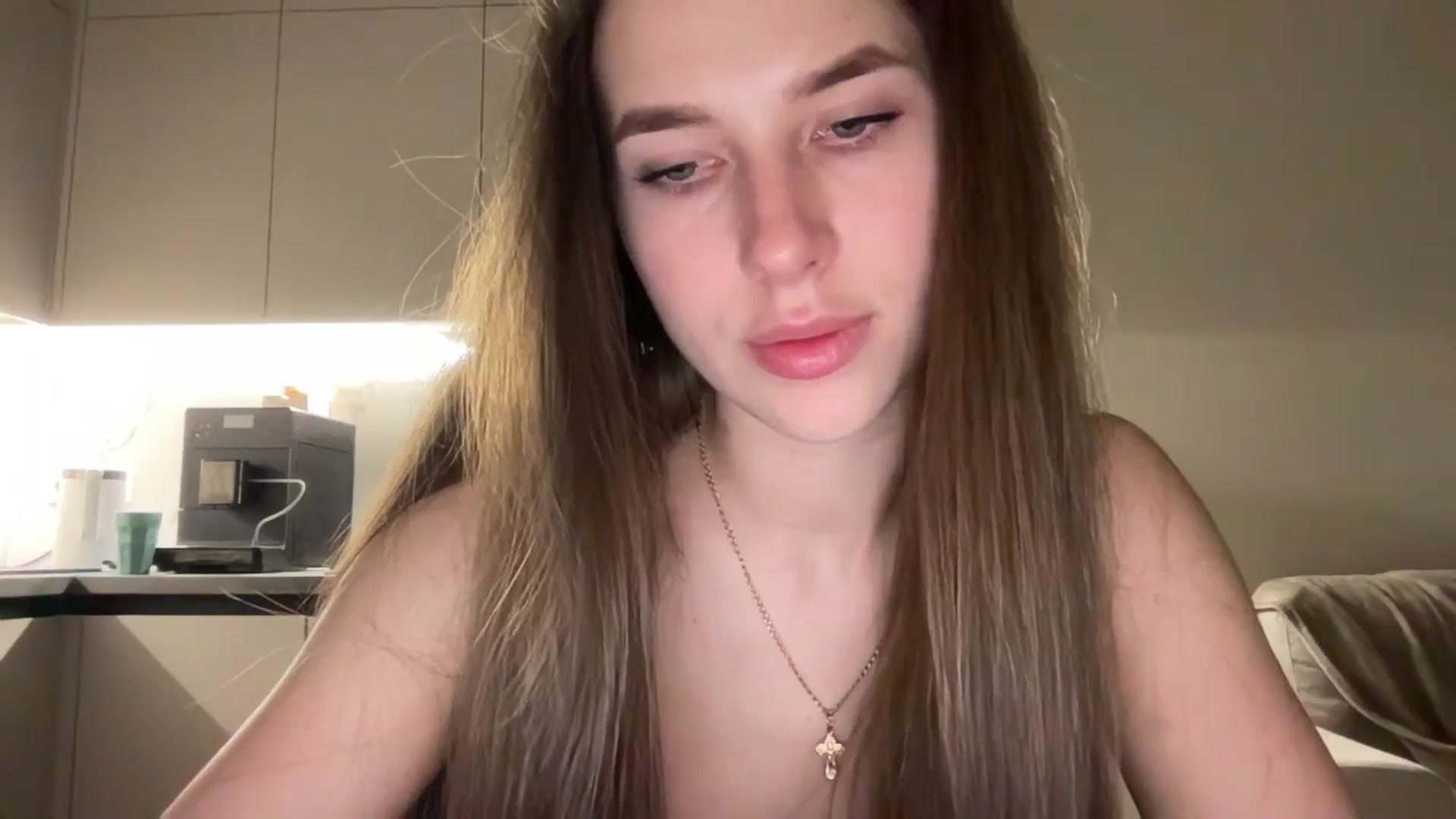 Gallery image thumbnail from kissfreeze's myfreecams stream on, 04/25/2025, 20:11 image 3 of 20