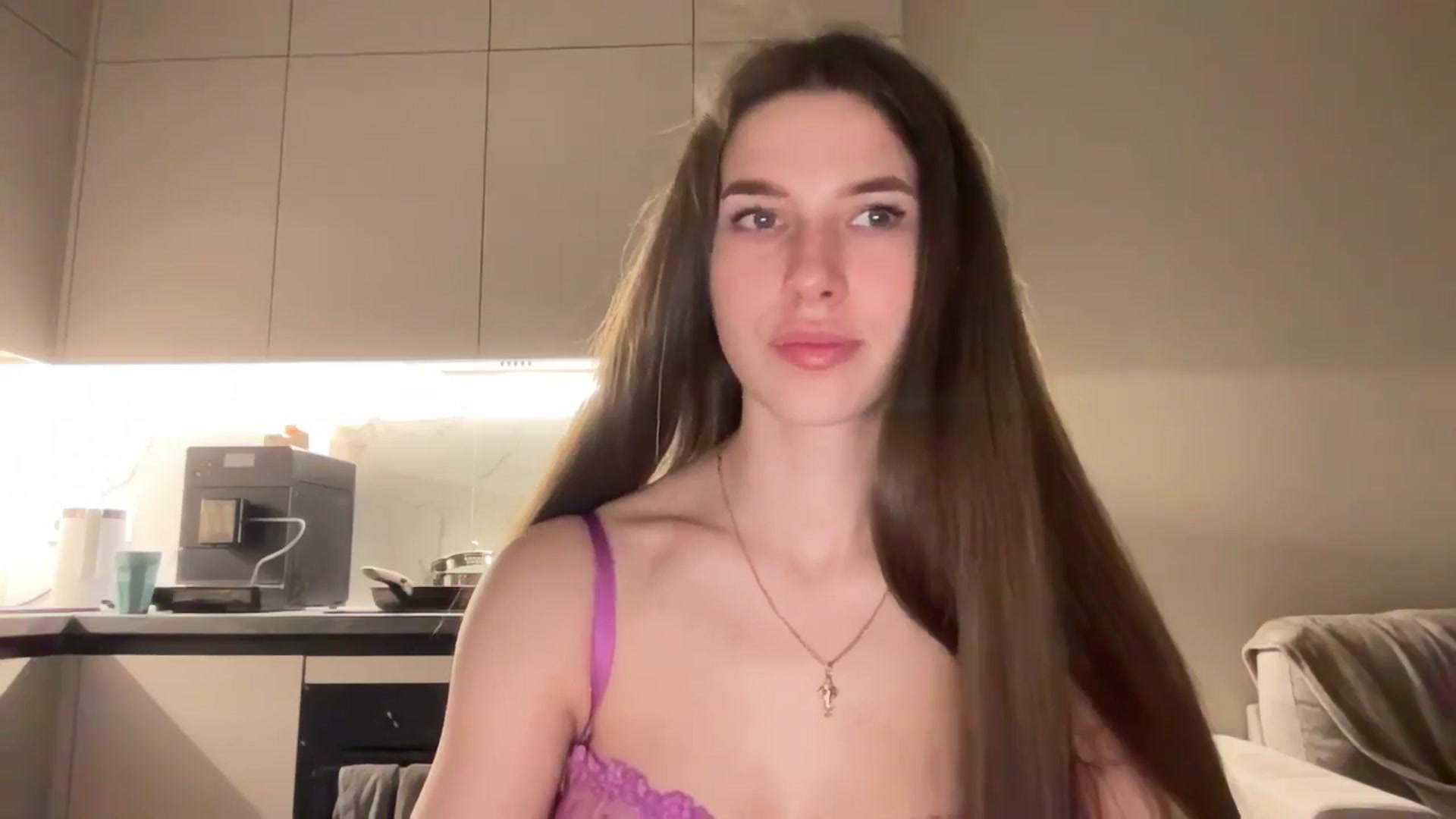 Gallery image thumbnail from kissfreeze's myfreecams stream on, 04/25/2025, 20:11 image 6 of 20