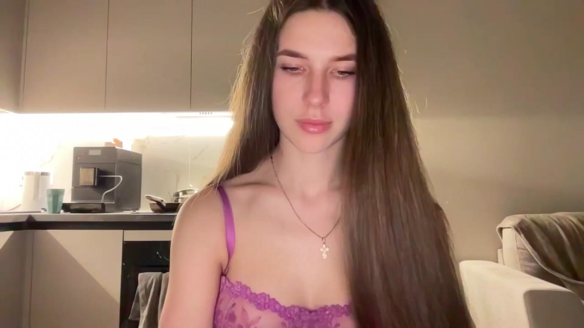 Gallery image thumbnail from kissfreeze's myfreecams stream on, 04/25/2025, 20:11 image 9 of 20