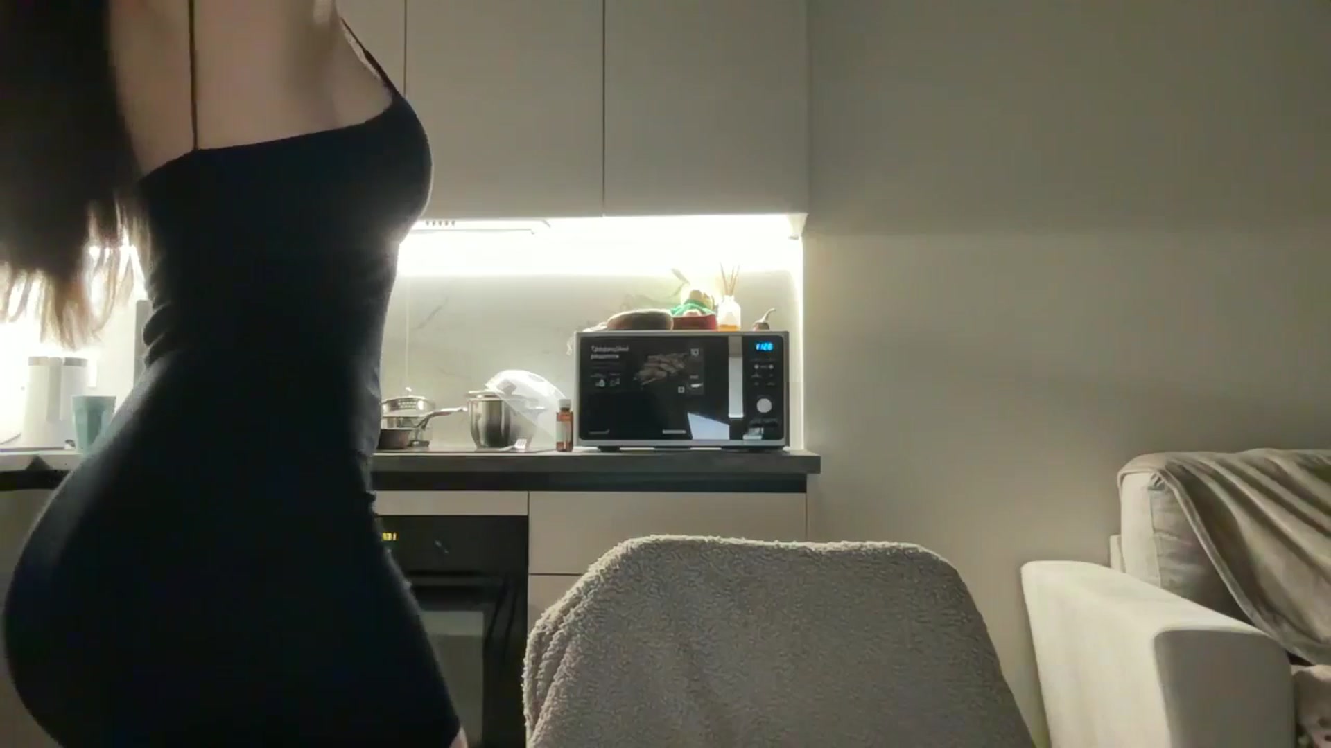 Gallery image thumbnail from kissfreeze's myfreecams stream on, 04/25/2025, 21:55 image 15 of 20