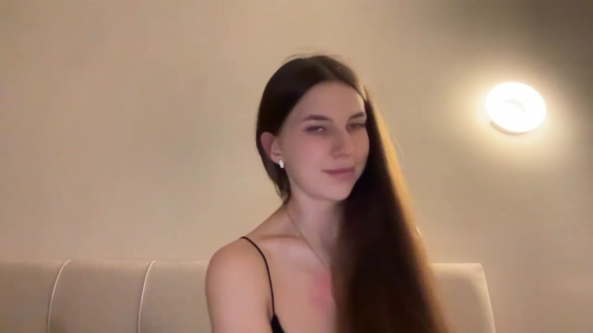 Gallery image thumbnail from kissfreeze's myfreecams stream on, 04/25/2025, 22:20 image 2 of 20