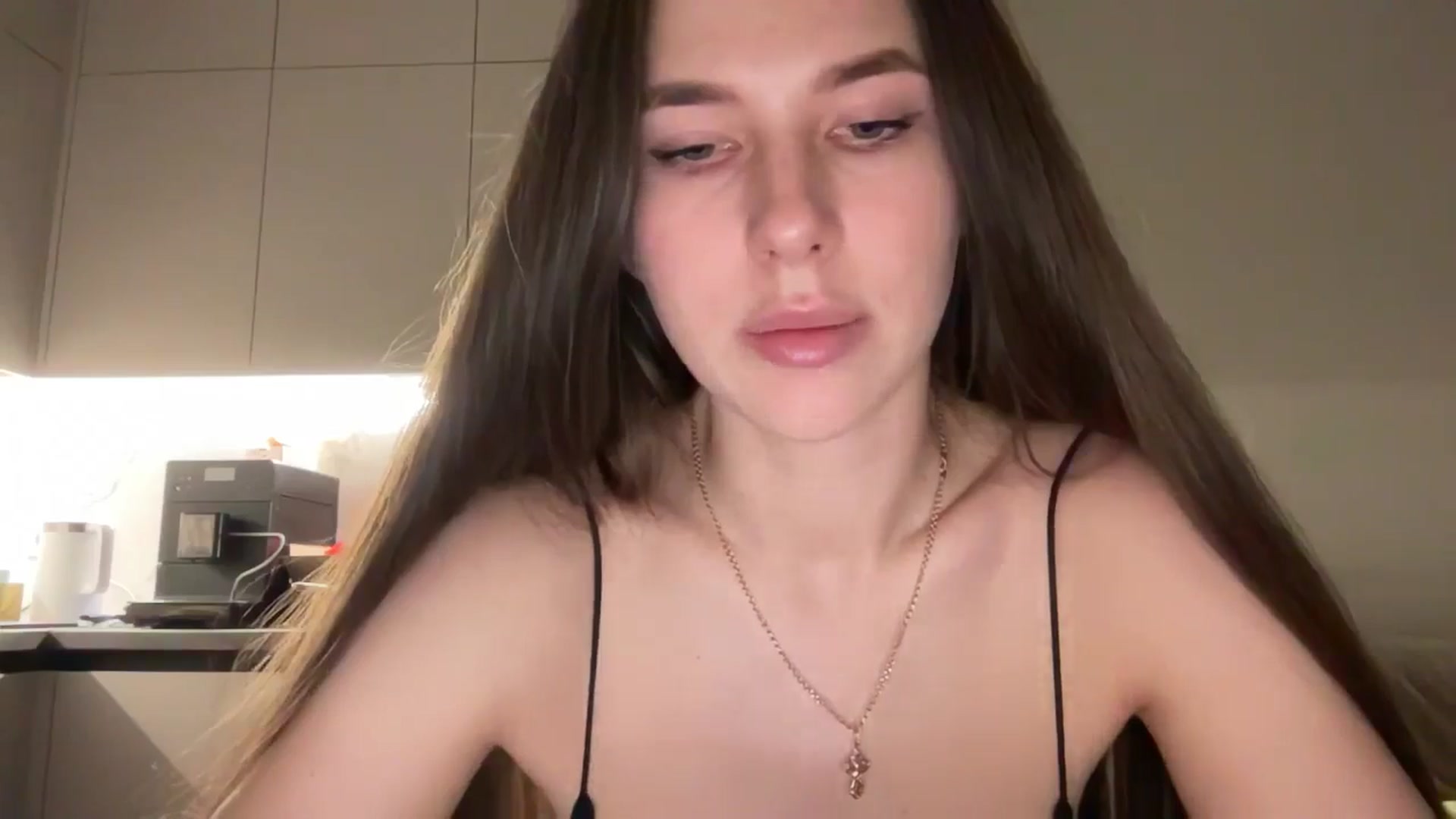 Gallery image thumbnail from kissfreeze's myfreecams stream on, 04/26/2025, 18:36 image 4 of 20