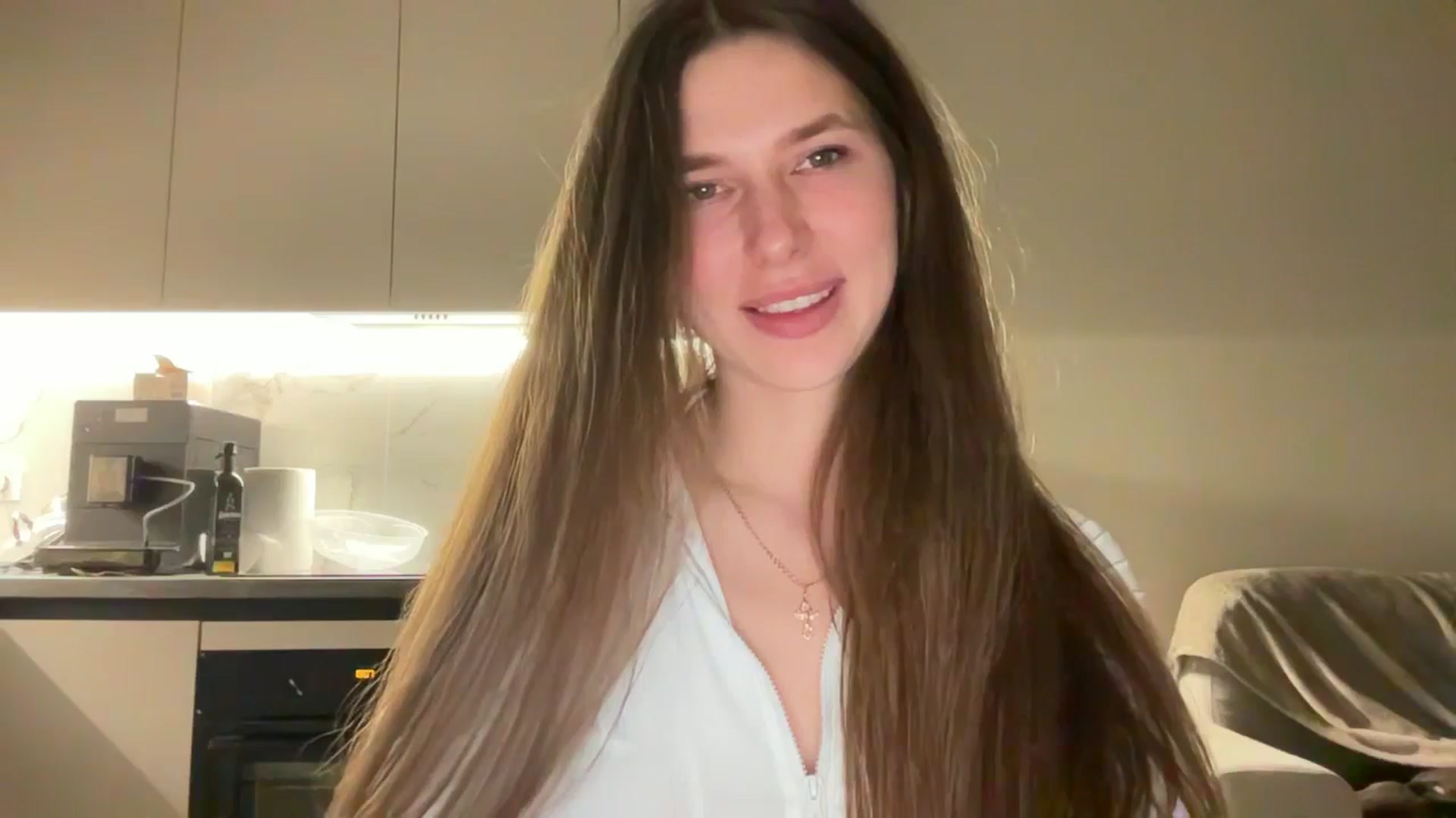 Gallery image thumbnail from kissfreeze's myfreecams stream on, 05/07/2025, 21:13 image 13 of 20