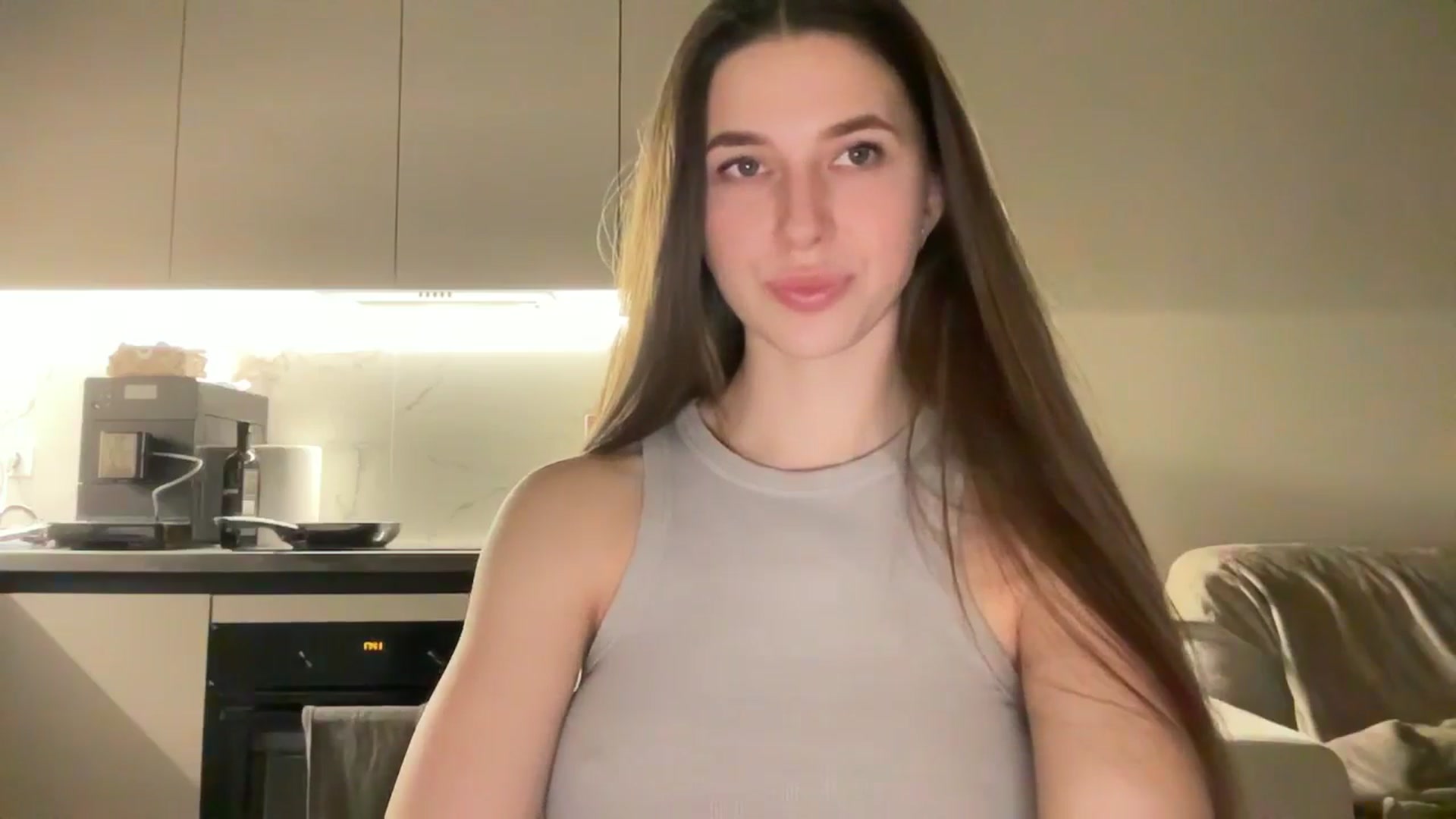Gallery image thumbnail from kissfreeze's myfreecams stream on, 05/08/2025, 20:41 image 8 of 20
