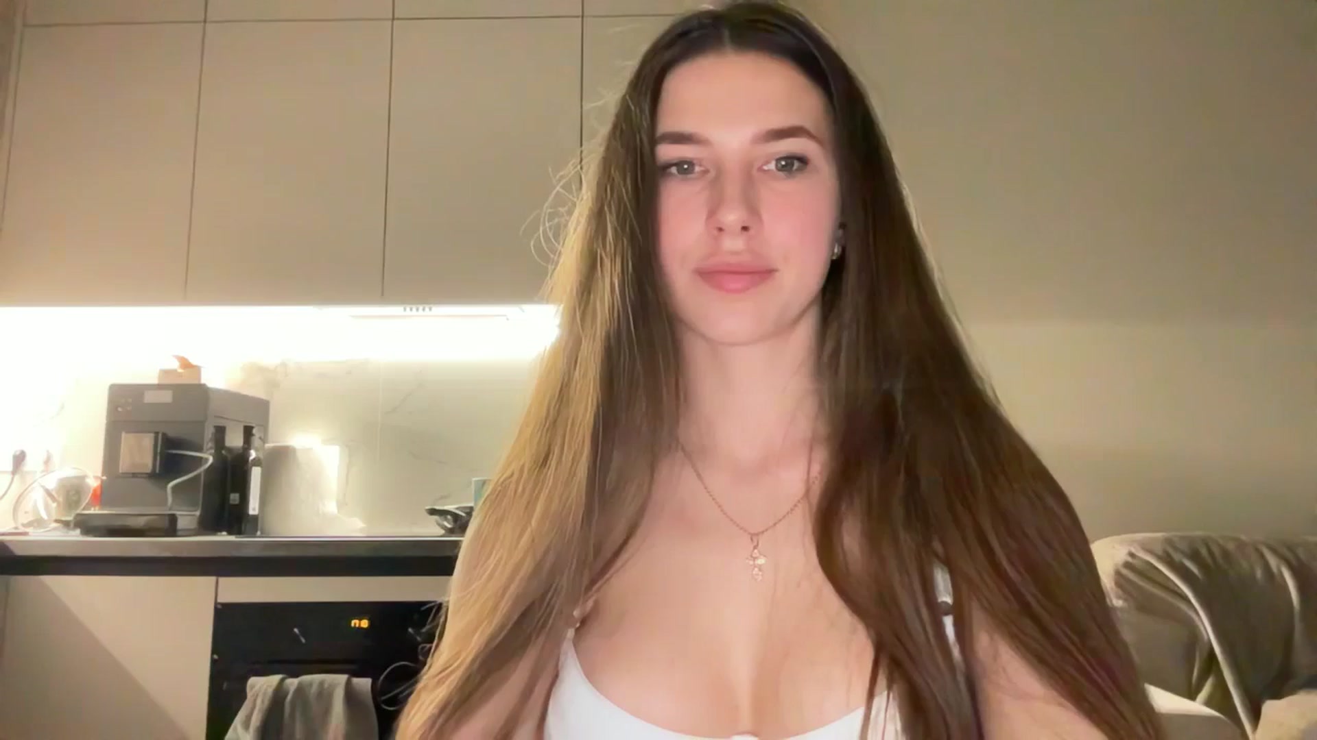 Gallery image thumbnail from kissfreeze's myfreecams stream on, 05/09/2025, 19:30 image 19 of 20