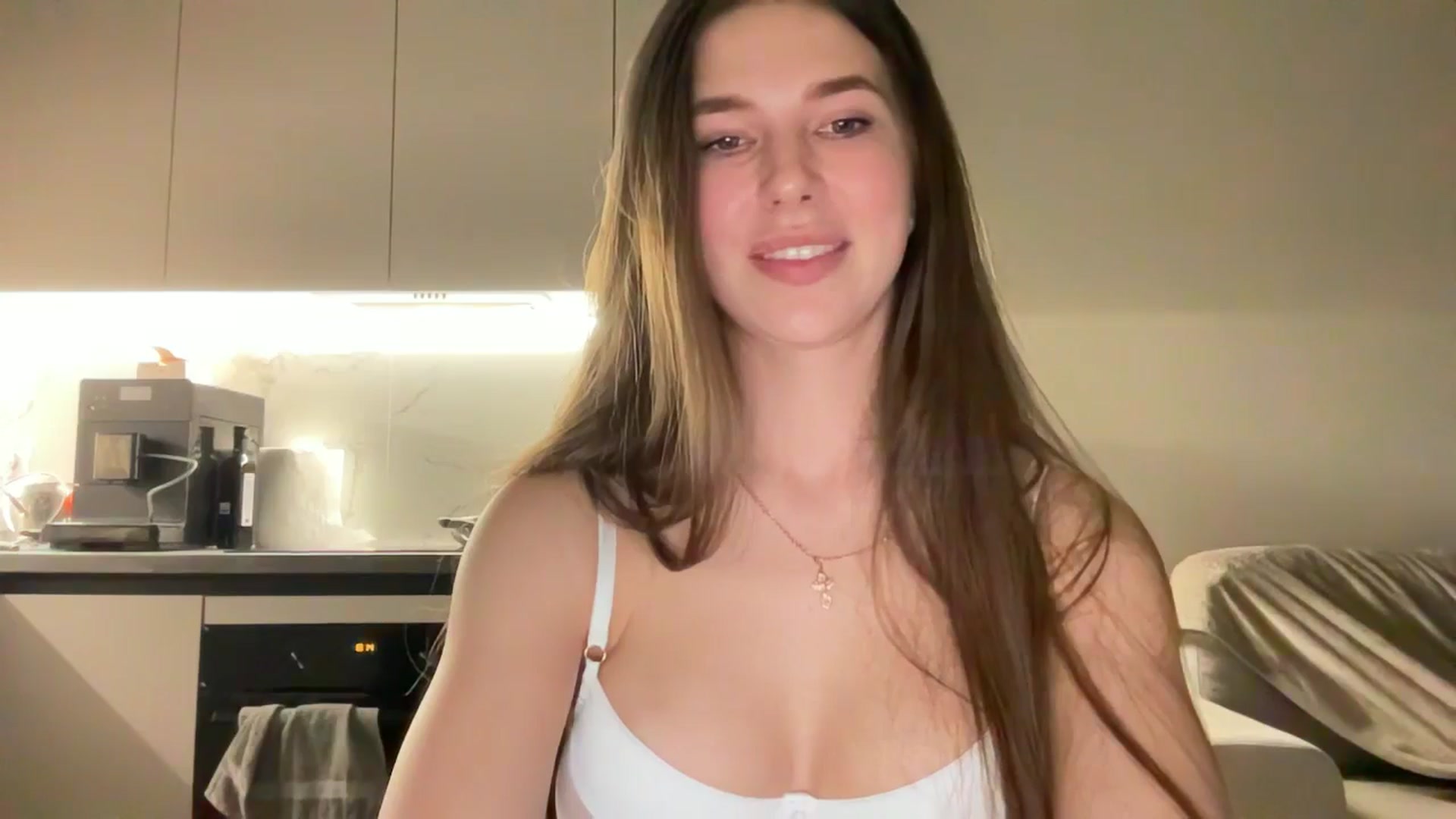Gallery image thumbnail from kissfreeze's myfreecams stream on, 05/09/2025, 20:34 image 20 of 20