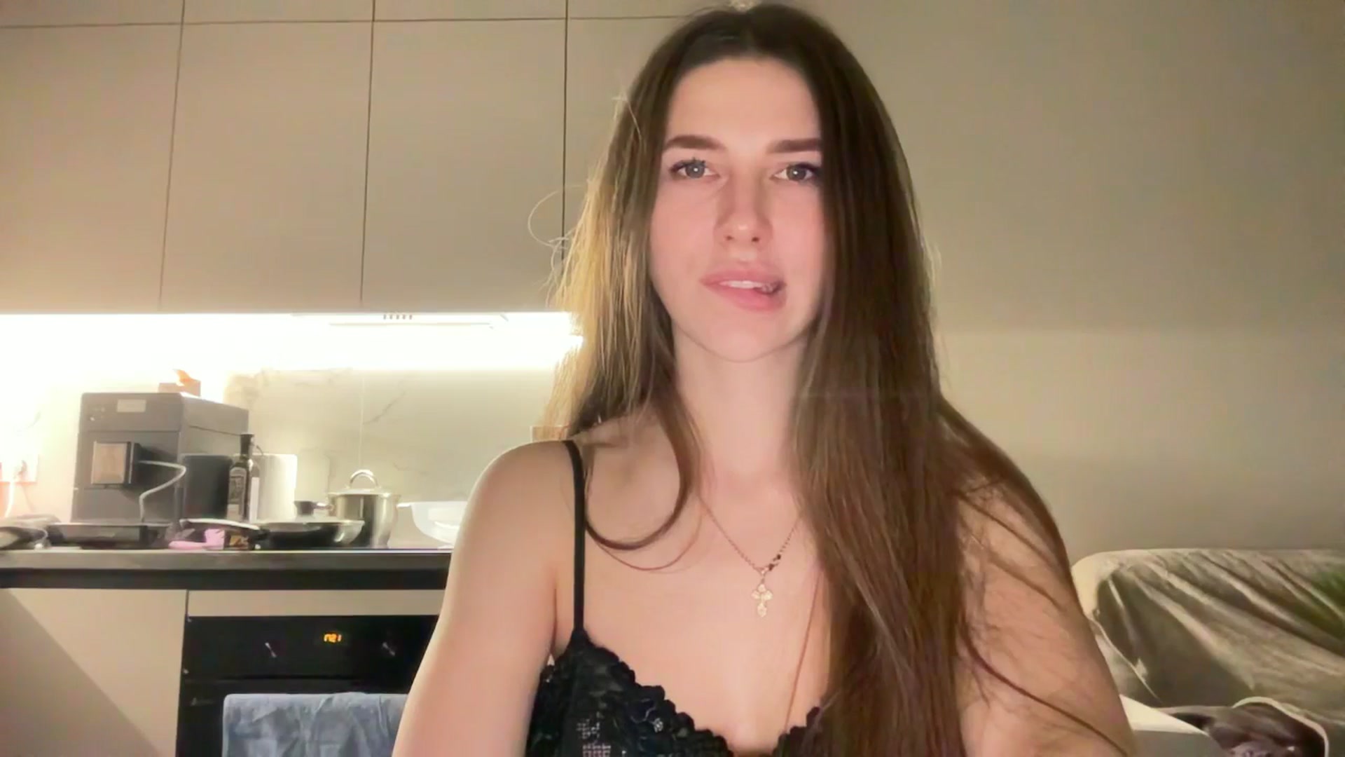 Gallery image thumbnail from kissfreeze's myfreecams stream on, 05/10/2025, 19:49 image 8 of 20