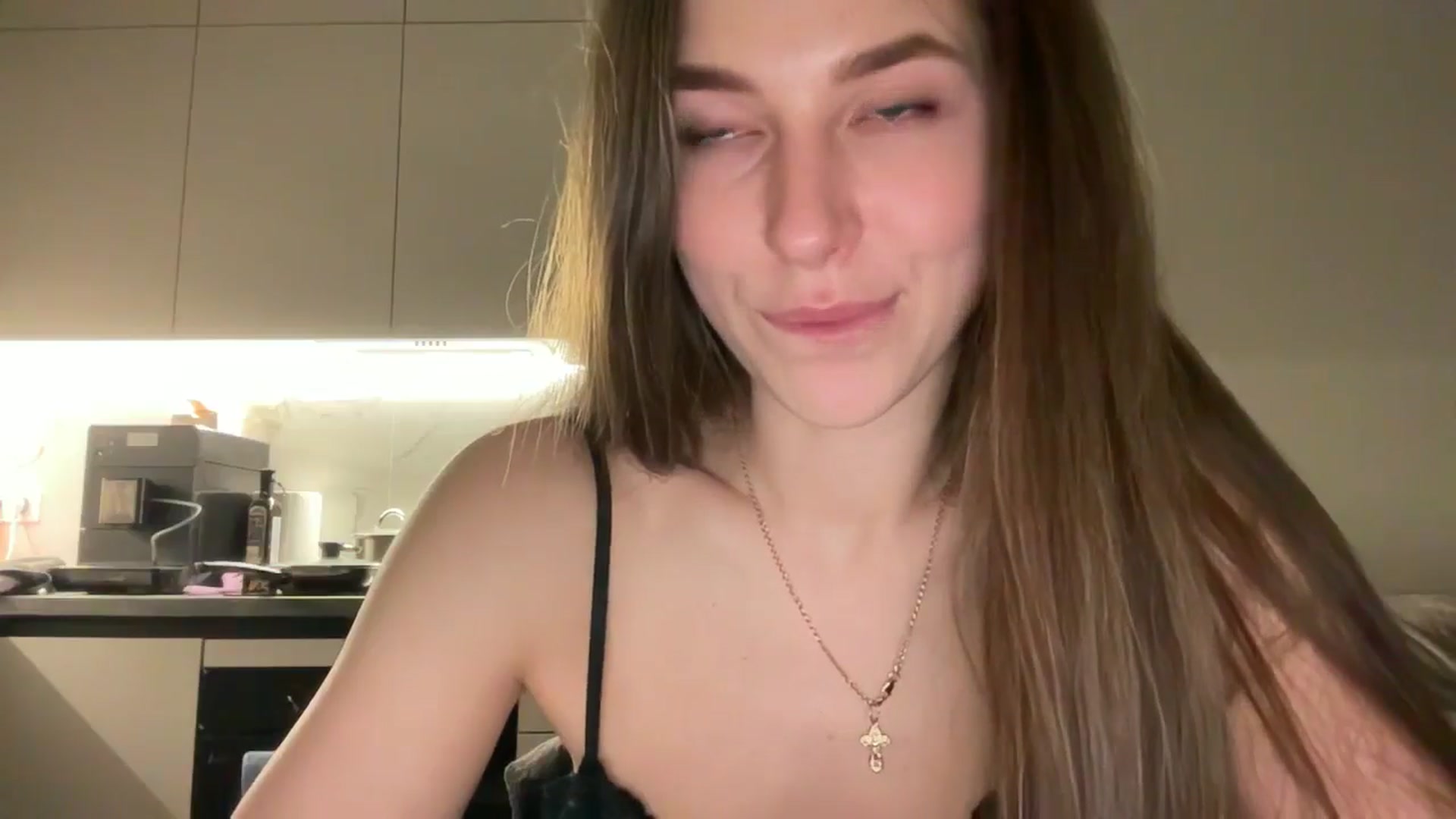 Gallery image thumbnail from kissfreeze's myfreecams stream on, 05/10/2025, 19:49 image 12 of 20