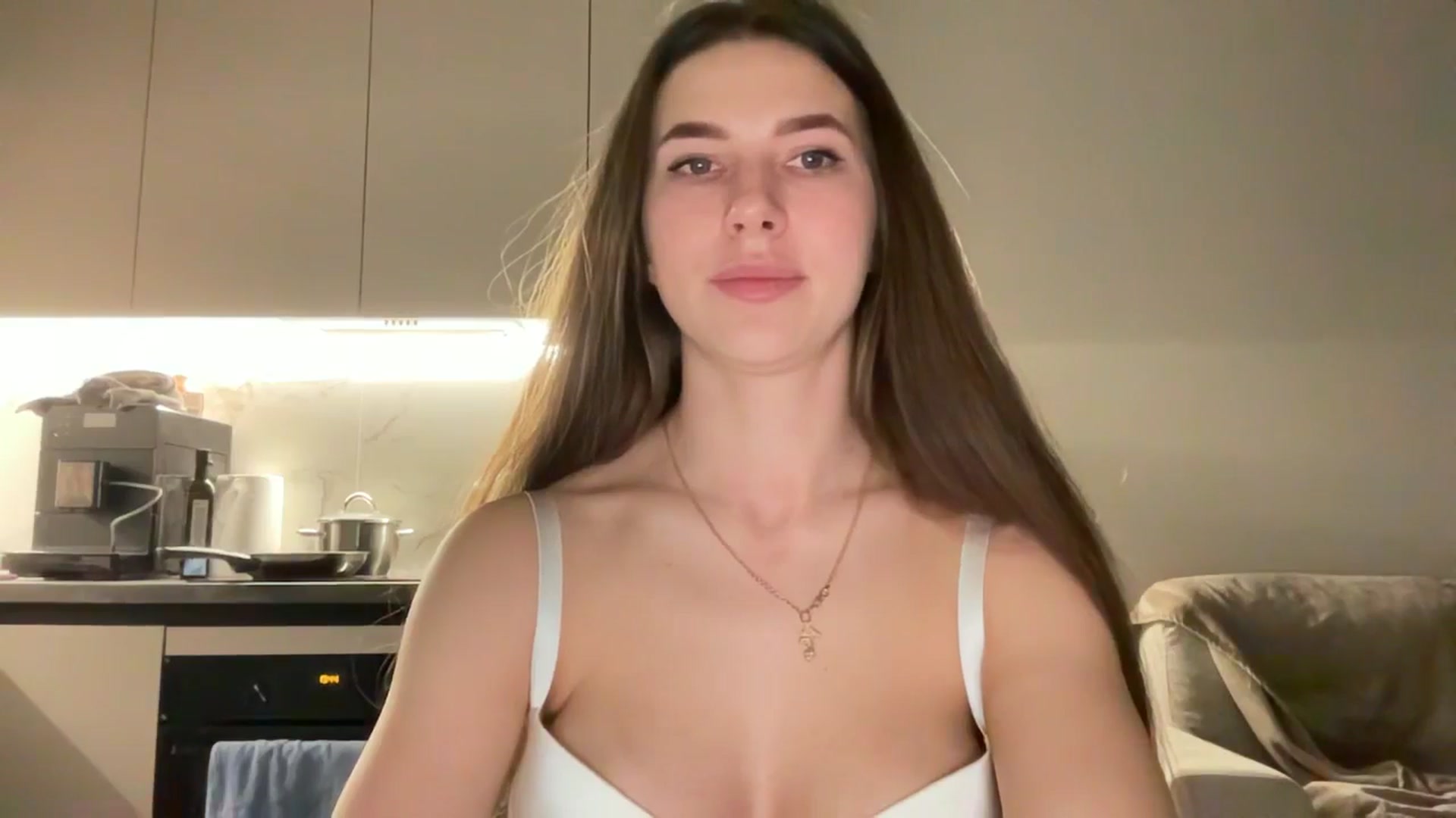 Gallery image thumbnail from kissfreeze's myfreecams stream on, 05/12/2025, 22:37 image 17 of 20