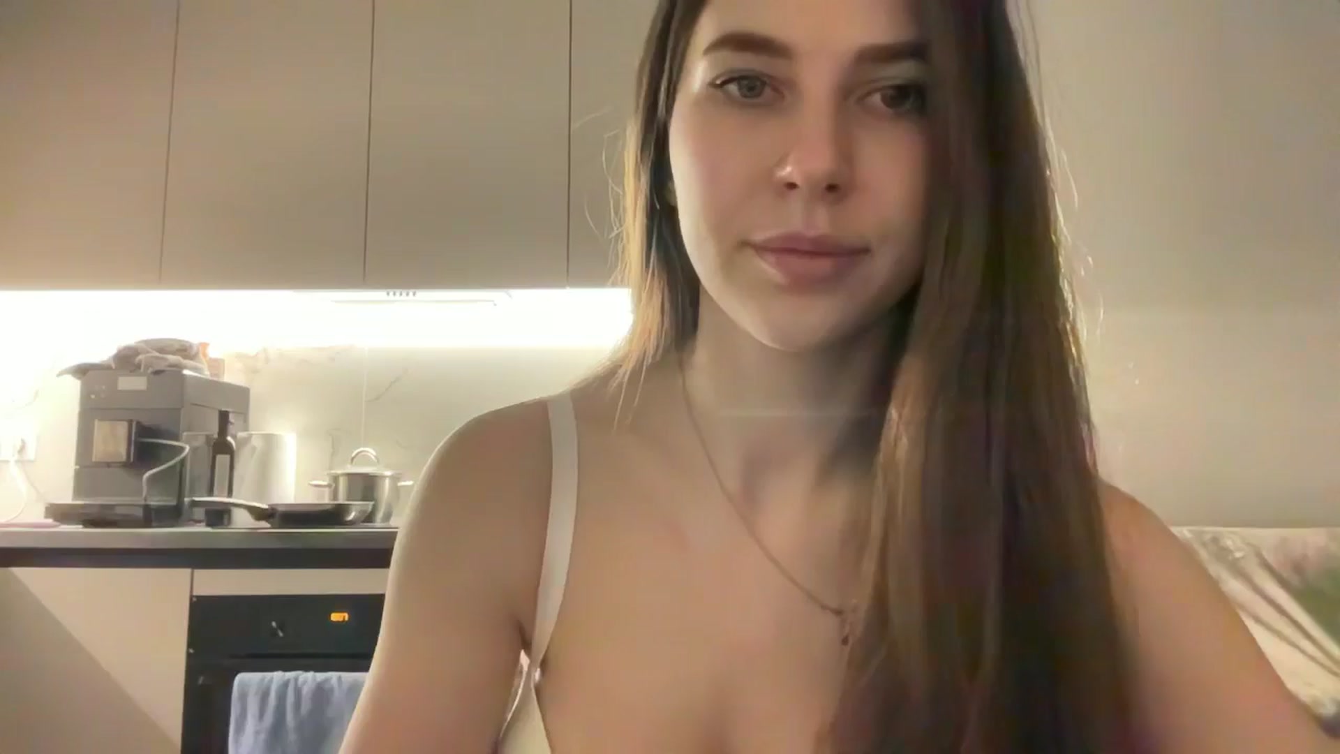 Gallery image thumbnail from kissfreeze's myfreecams stream on, 05/12/2025, 22:37 image 5 of 20