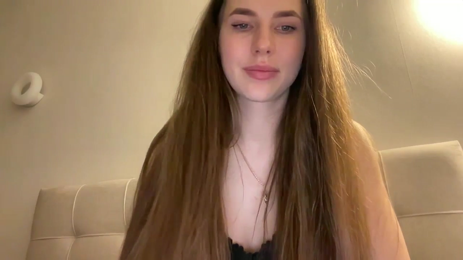 Gallery image thumbnail from kissfreeze's myfreecams stream on, 05/16/2025, 22:50 image 19 of 20
