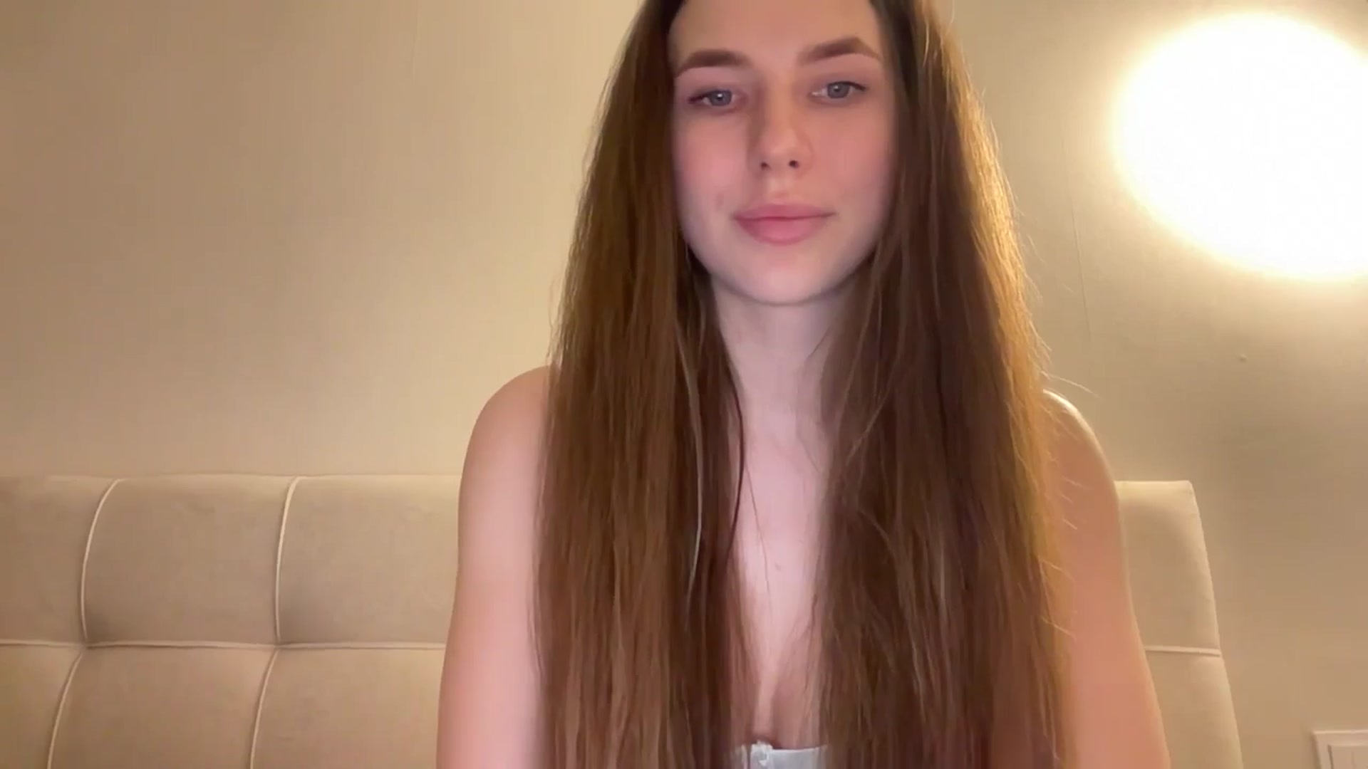 Gallery image thumbnail from kissfreeze's myfreecams stream on, 05/17/2025, 22:50 image 12 of 20