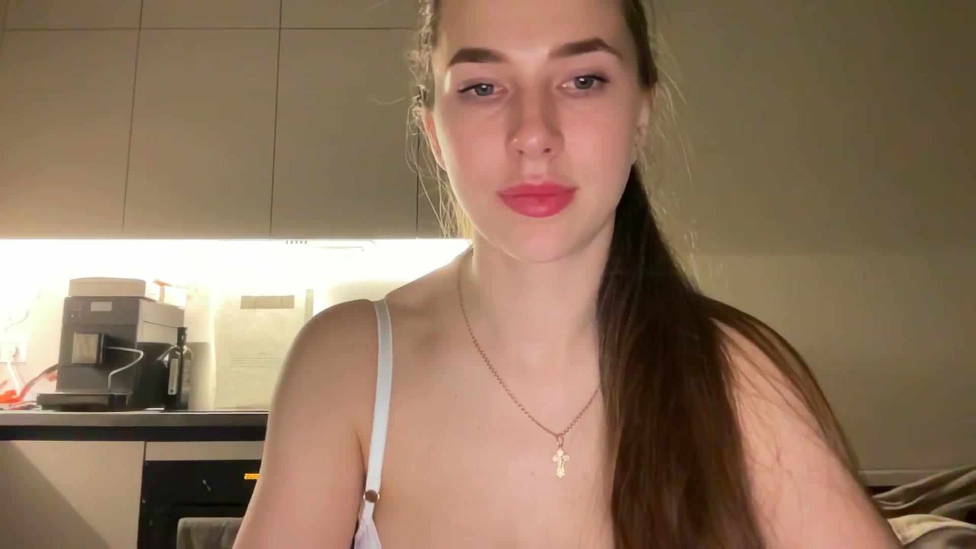 Gallery image thumbnail from kissfreeze's myfreecams stream on, 05/24/2025, 21:30 image 11 of 20