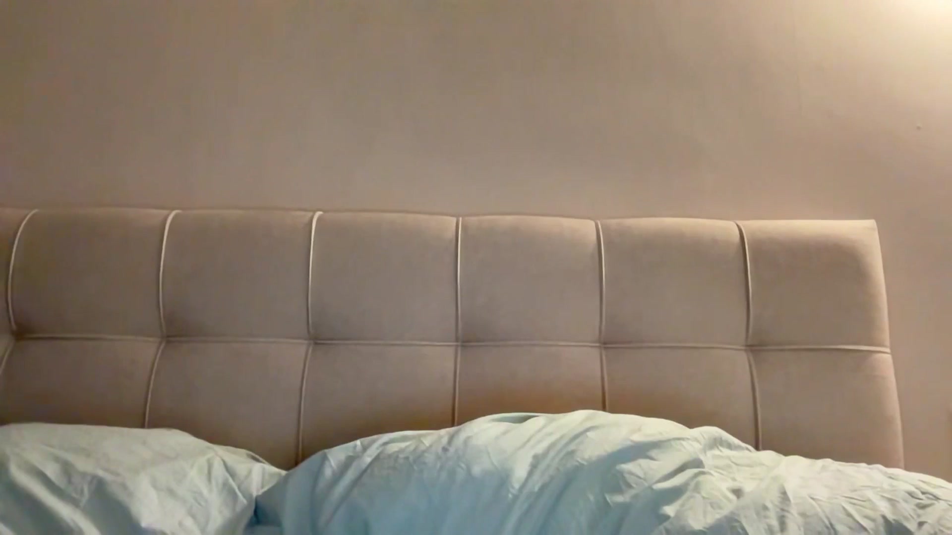 Gallery image thumbnail from kissfreeze's myfreecams stream on, 05/25/2025, 22:56 image 16 of 20