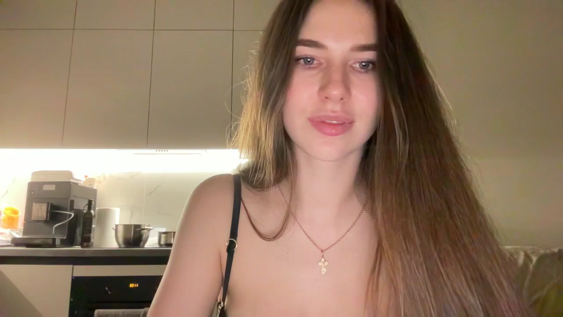 Gallery image thumbnail from kissfreeze's myfreecams stream on, 06/03/2025, 21:29 image 20 of 20