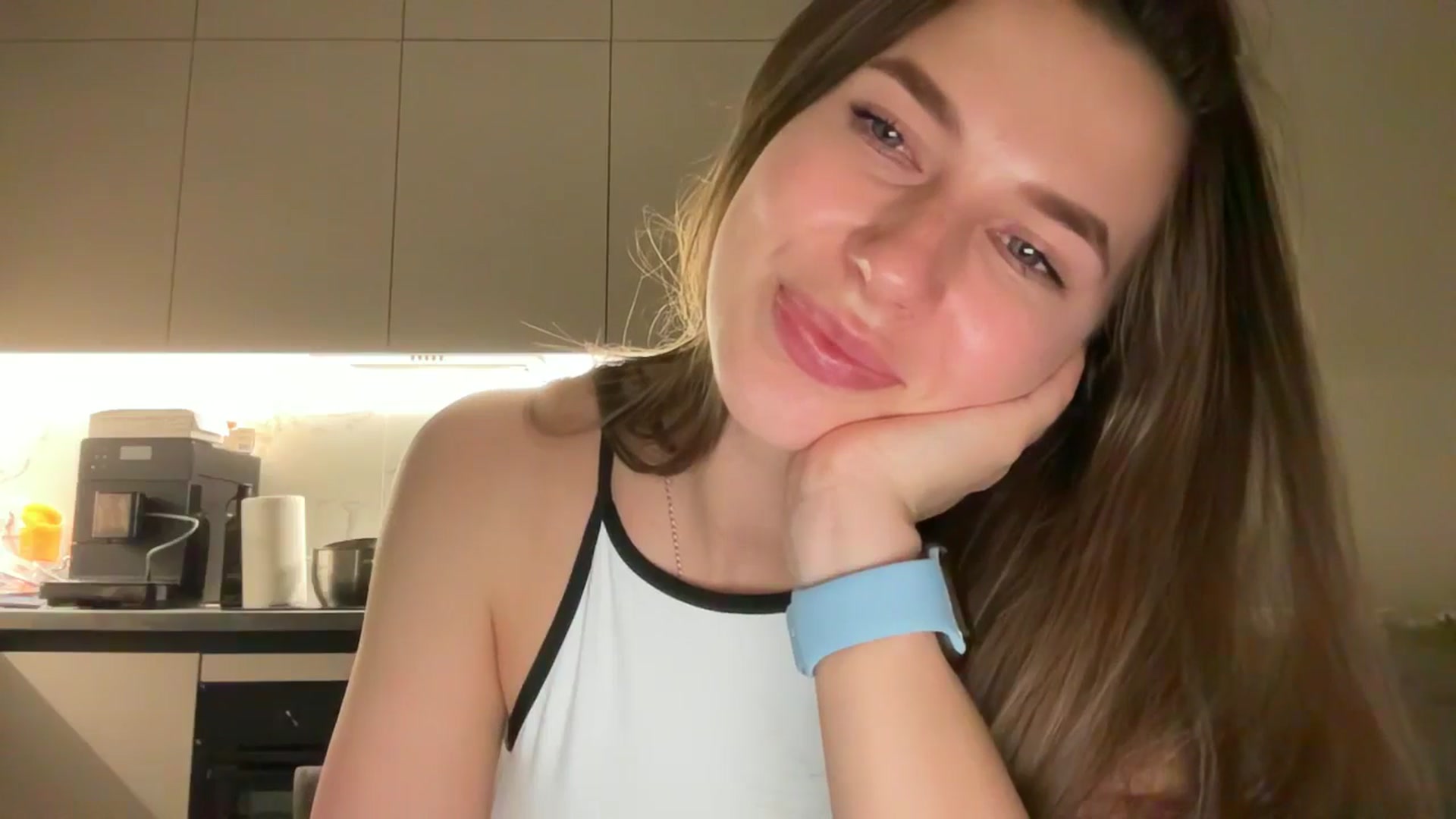 Gallery image thumbnail from kissfreeze's myfreecams stream on, 06/04/2025, 21:58 image 17 of 20
