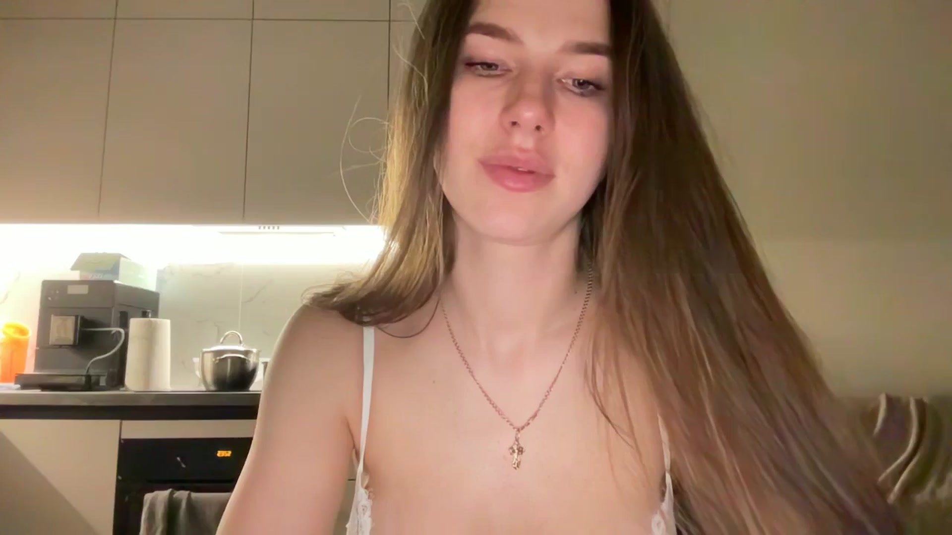 Gallery image thumbnail from kissfreeze's myfreecams stream on, 06/06/2025, 23:09 image 20 of 20