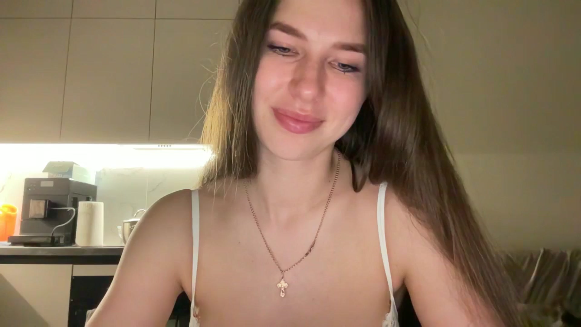 Gallery image thumbnail from kissfreeze's myfreecams stream on, 06/06/2025, 23:09 image 7 of 20