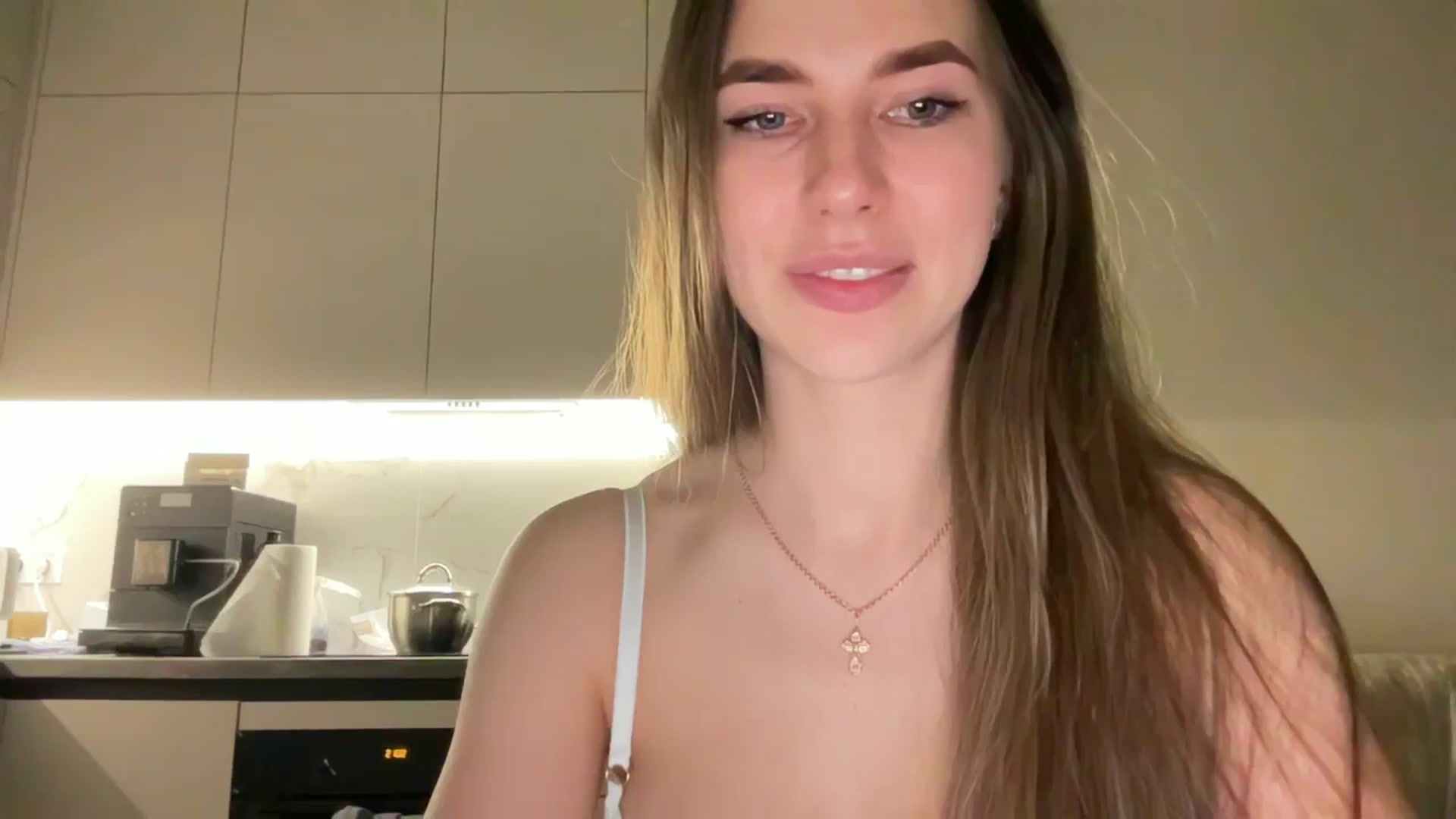 Gallery image thumbnail from kissfreeze's myfreecams stream on, 06/10/2025, 20:27 image 15 of 20