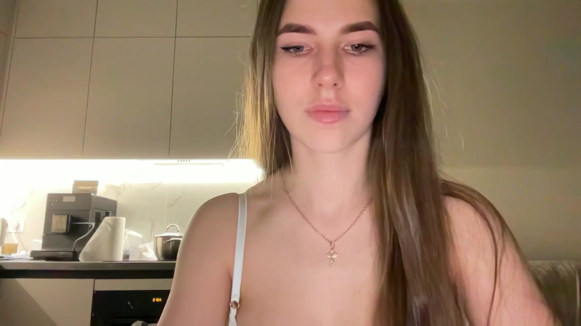Gallery image thumbnail from kissfreeze's myfreecams stream on, 06/10/2025, 20:27 image 16 of 20