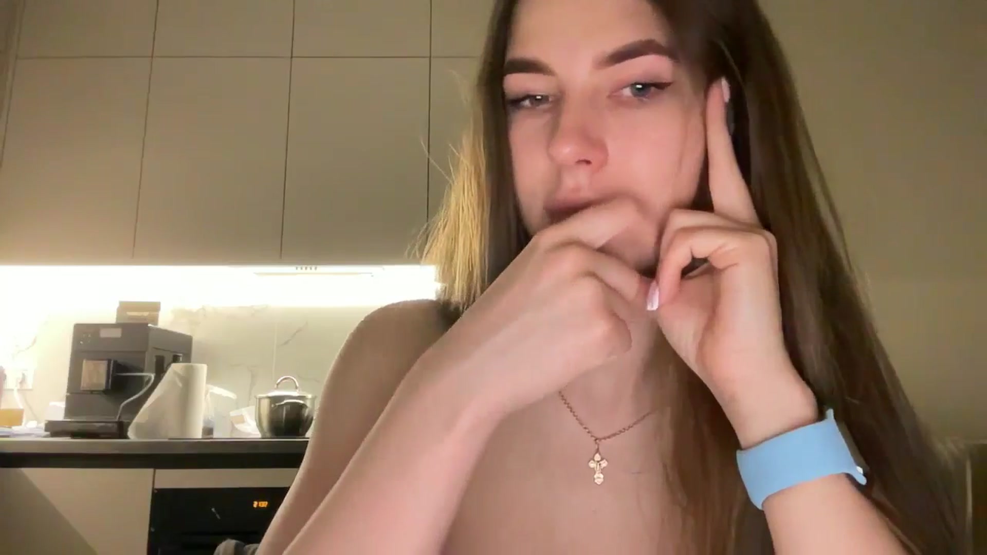 Gallery image thumbnail from kissfreeze's myfreecams stream on, 06/10/2025, 20:46 image 19 of 20
