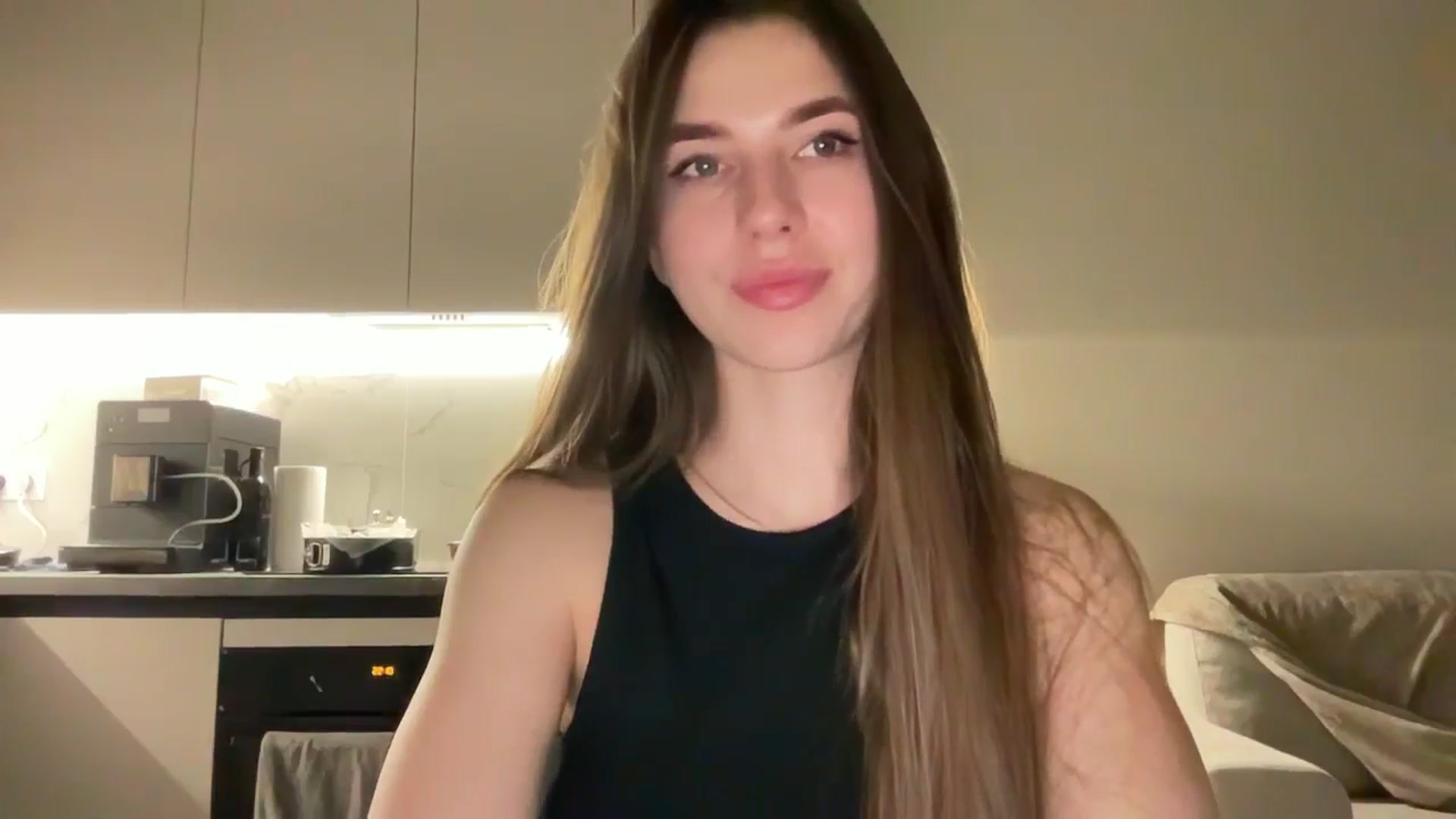 Gallery image thumbnail from kissfreeze's myfreecams stream on, 06/11/2025, 21:30 image 20 of 20