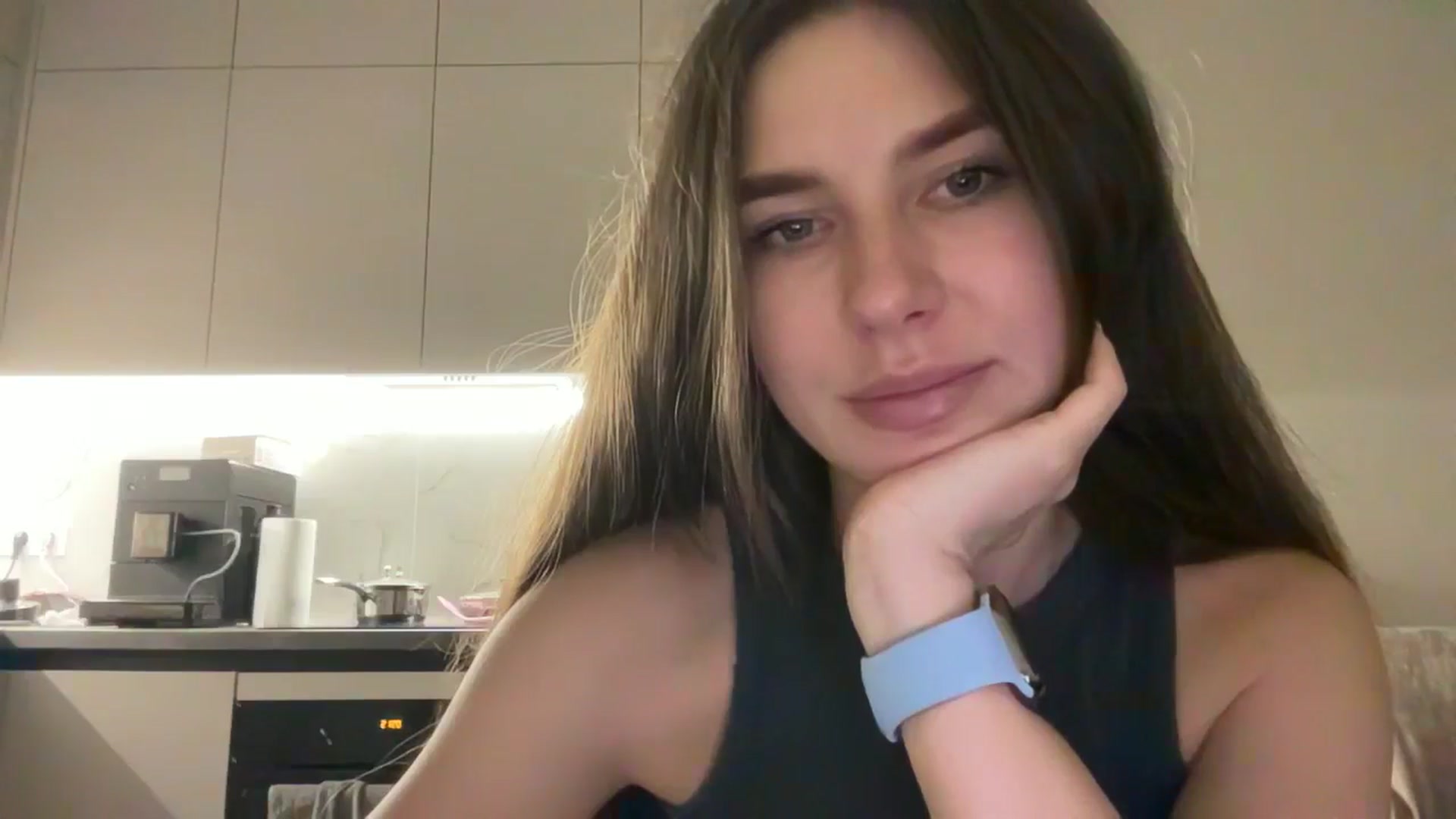 Gallery image thumbnail from kissfreeze's myfreecams stream on, 06/12/2025, 20:35 image 19 of 20