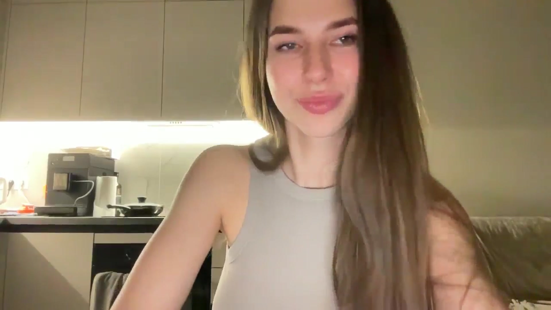 Gallery image thumbnail from kissfreeze's myfreecams stream on, 06/13/2025, 20:38 image 13 of 20