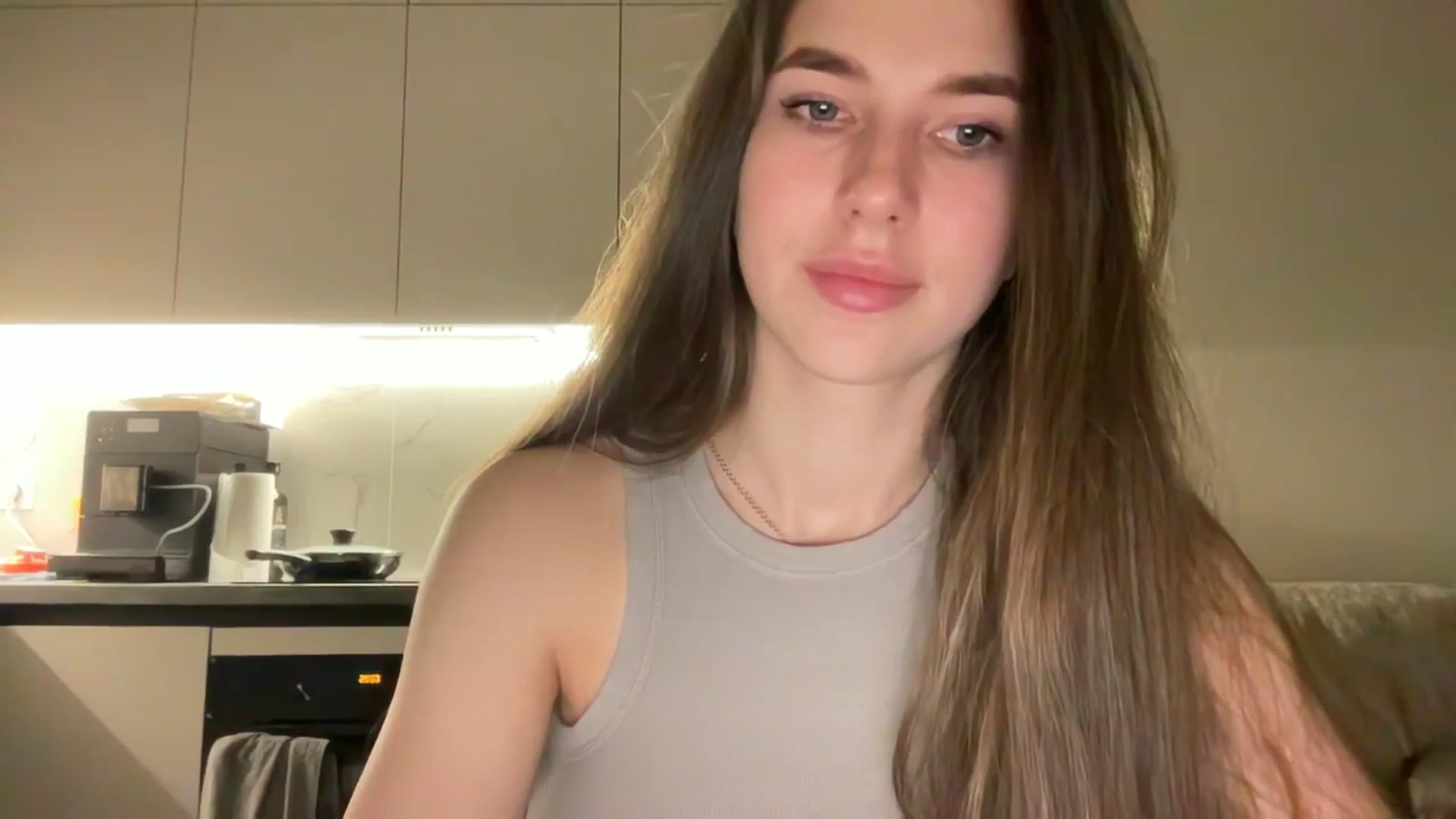 Gallery image thumbnail from kissfreeze's myfreecams stream on, 06/13/2025, 20:38 image 5 of 20
