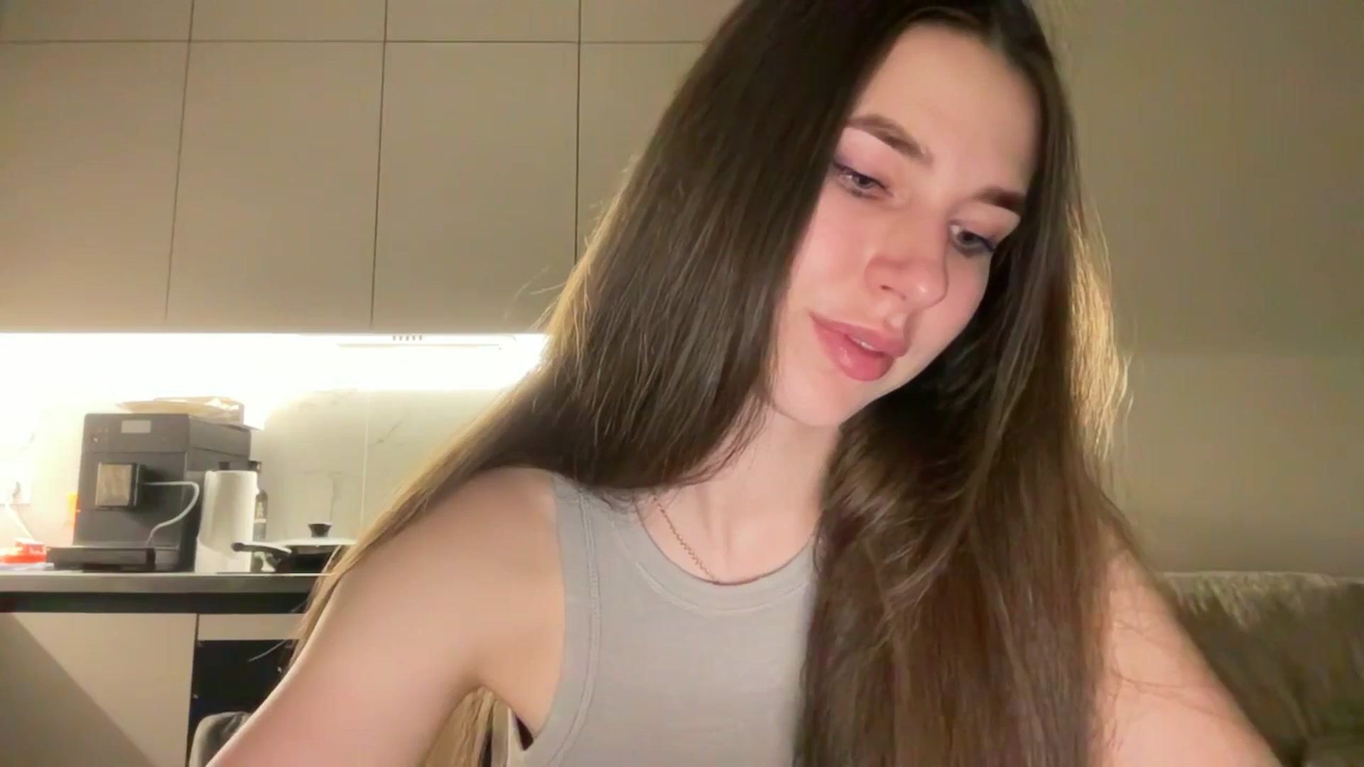 Gallery image thumbnail from kissfreeze's myfreecams stream on, 06/13/2025, 20:38 image 2 of 20
