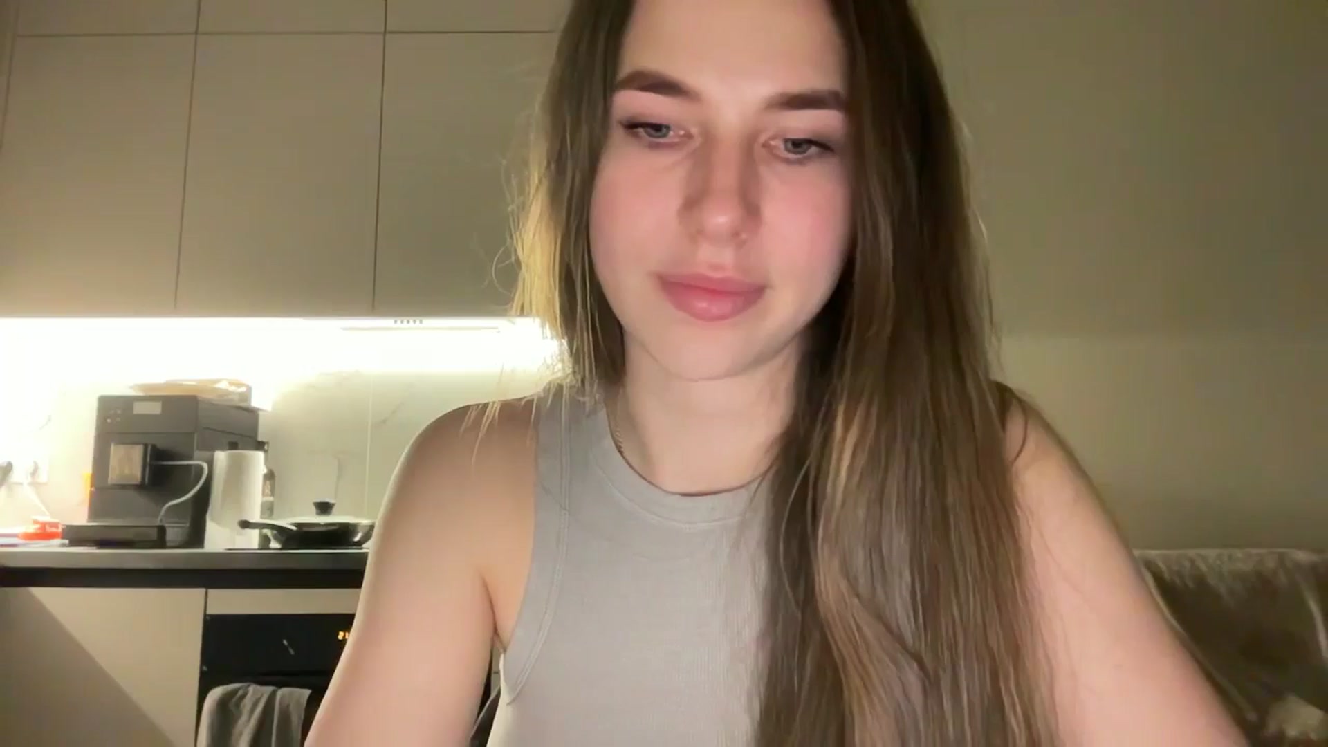 Gallery image thumbnail from kissfreeze's myfreecams stream on, 06/13/2025, 20:38 image 18 of 20