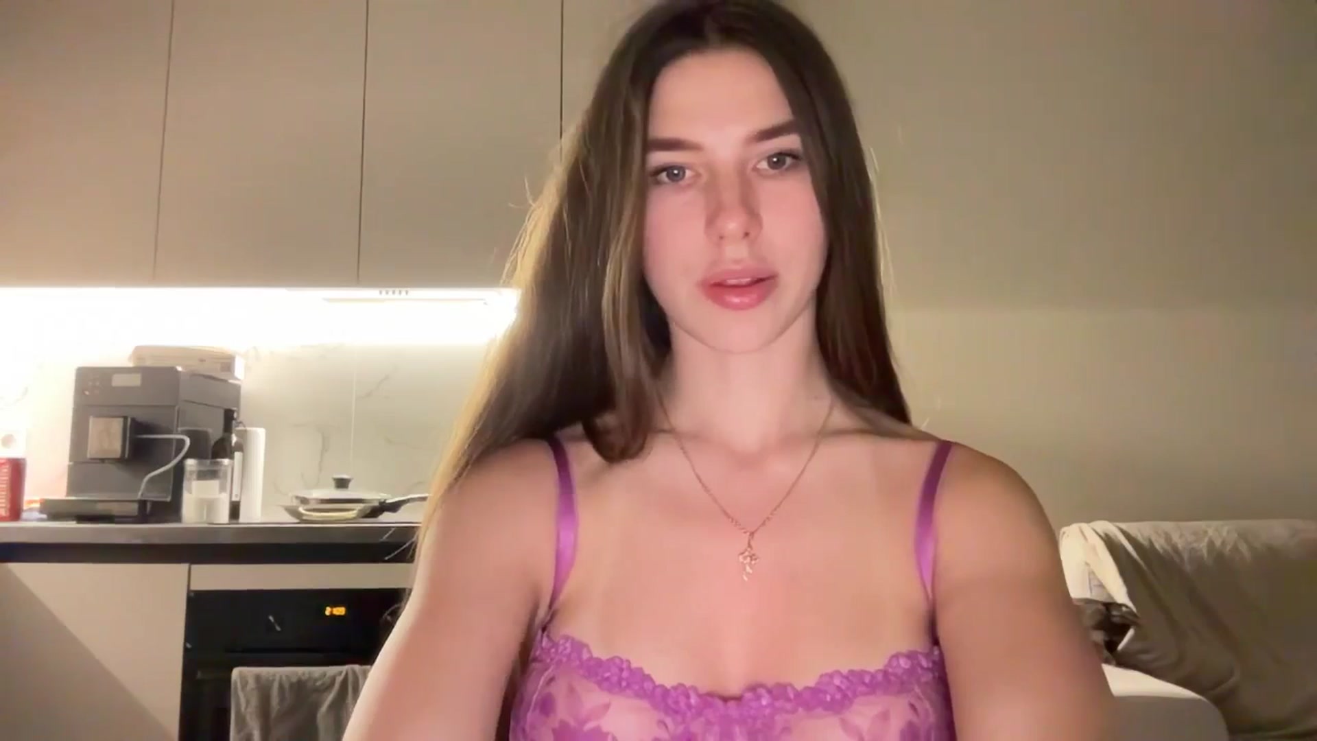 Gallery image thumbnail from kissfreeze's myfreecams stream on, 06/26/2025, 20:43 image 12 of 20