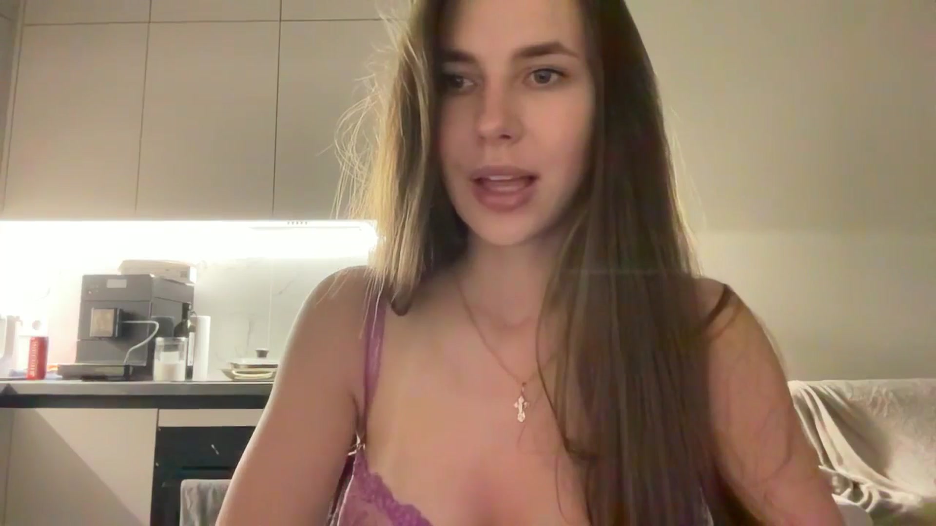Gallery image thumbnail from kissfreeze's myfreecams stream on, 06/26/2025, 22:04 image 13 of 20