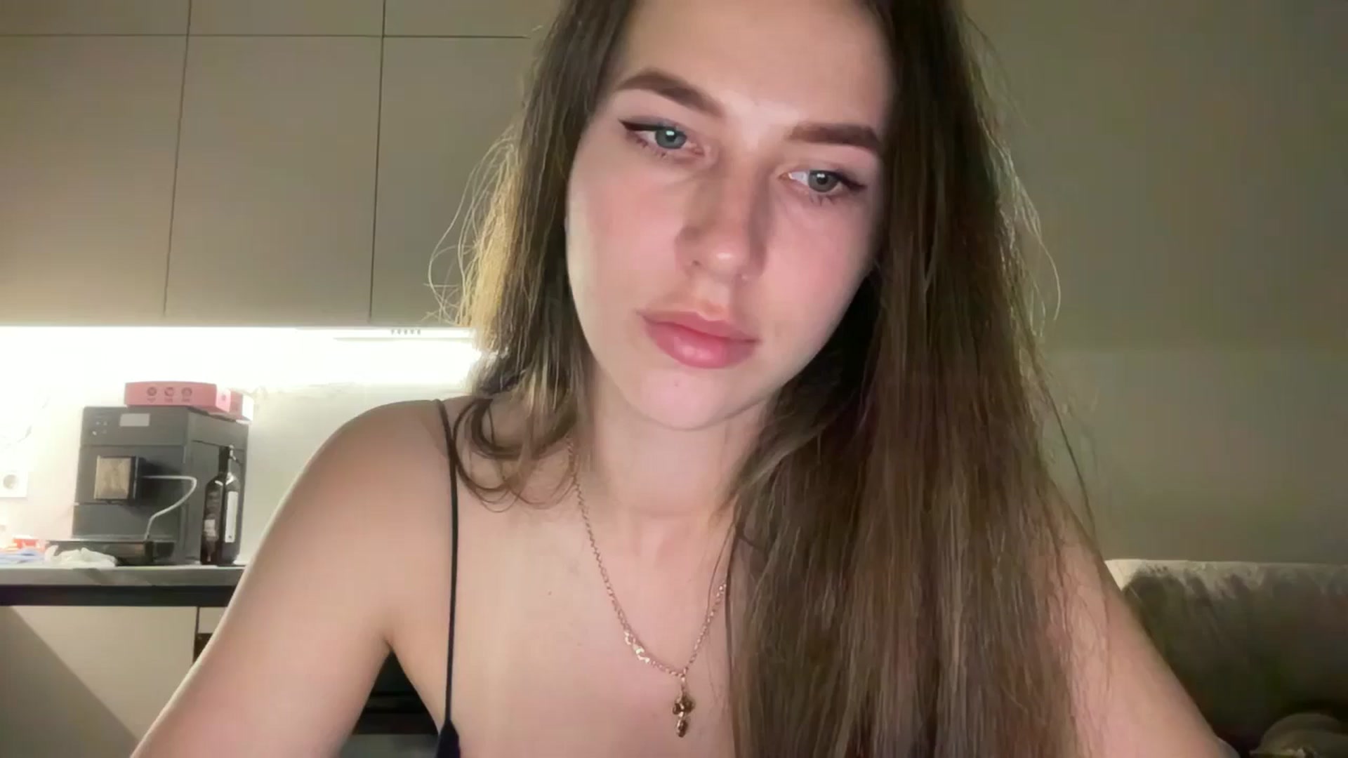 Gallery image thumbnail from kissfreeze's myfreecams stream on, 06/28/2025, 19:52 image 18 of 20