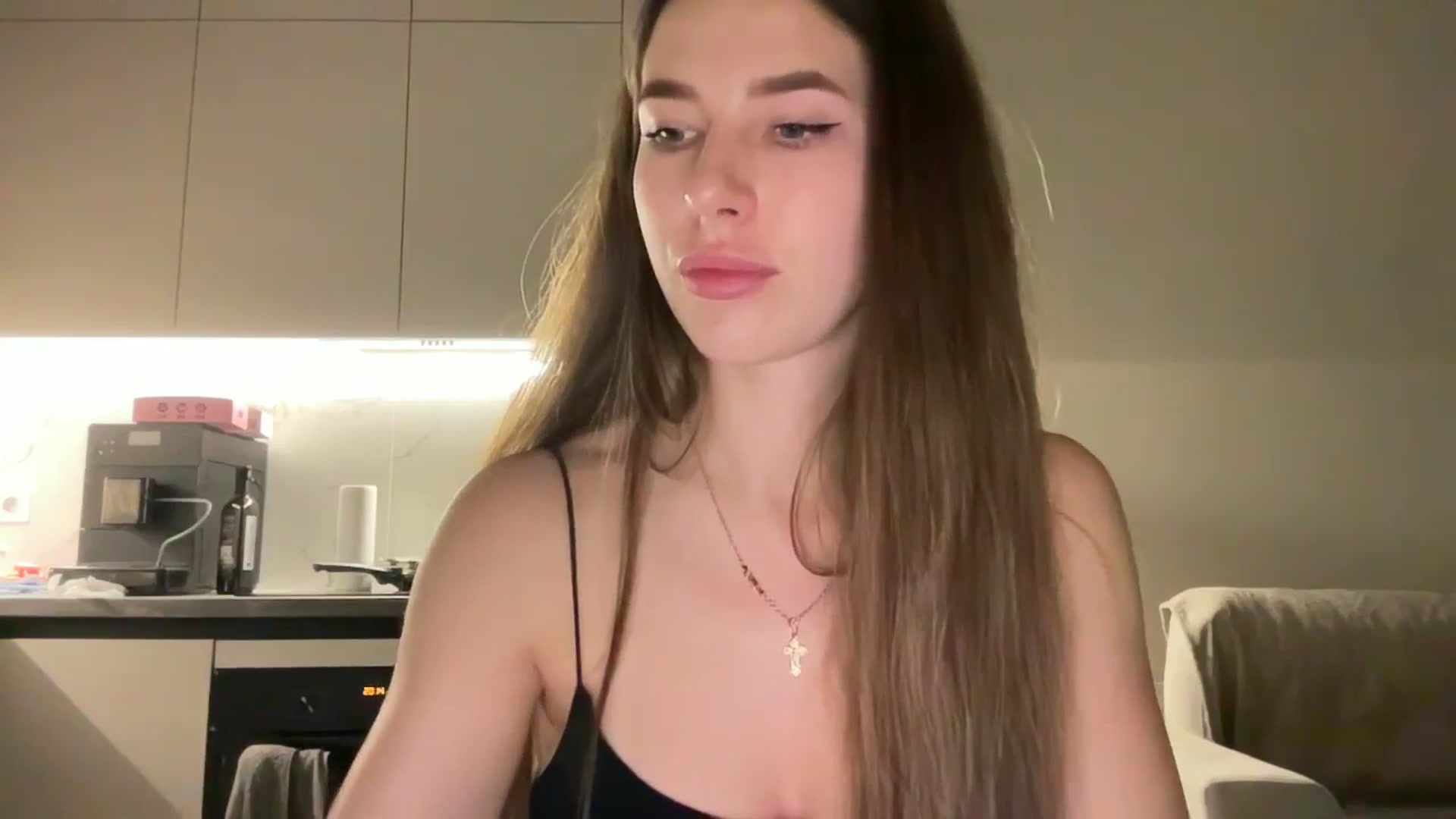 Gallery image thumbnail from kissfreeze's myfreecams stream on, 06/28/2025, 19:52 image 6 of 20