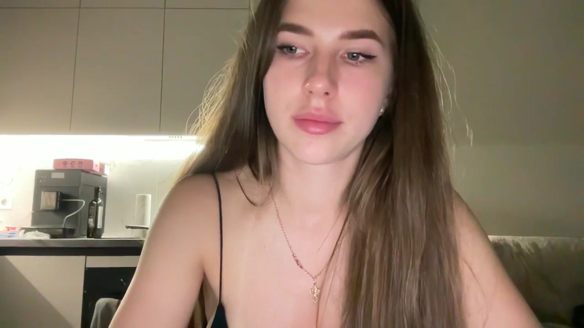 Gallery image thumbnail from kissfreeze's myfreecams stream on, 06/28/2025, 19:52 image 12 of 20