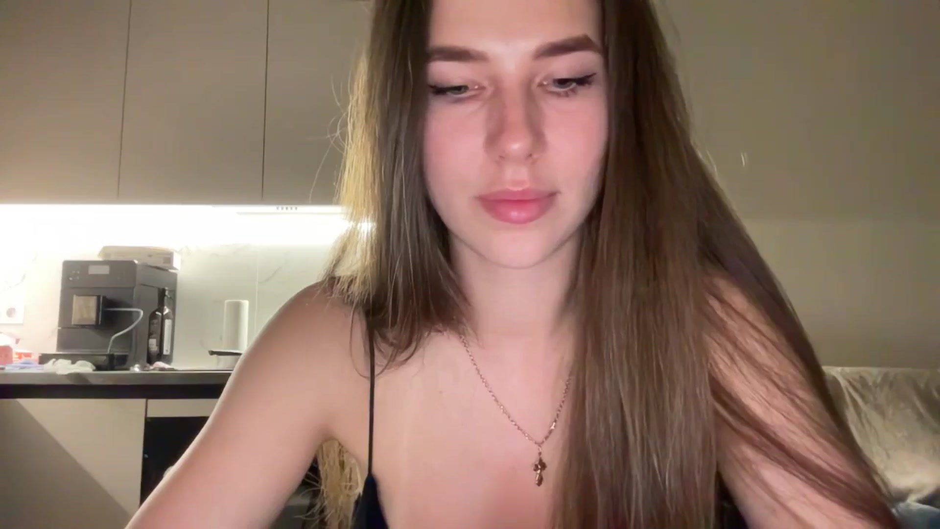 Gallery image thumbnail from kissfreeze's myfreecams stream on, 06/28/2025, 21:18 image 10 of 20