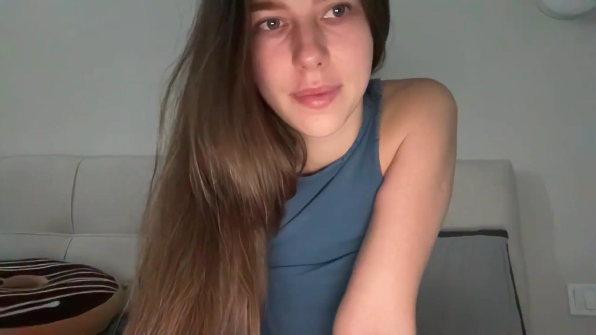 Gallery image thumbnail from kissfreeze's myfreecams stream on, 06/29/2025, 07:03 image 2 of 20