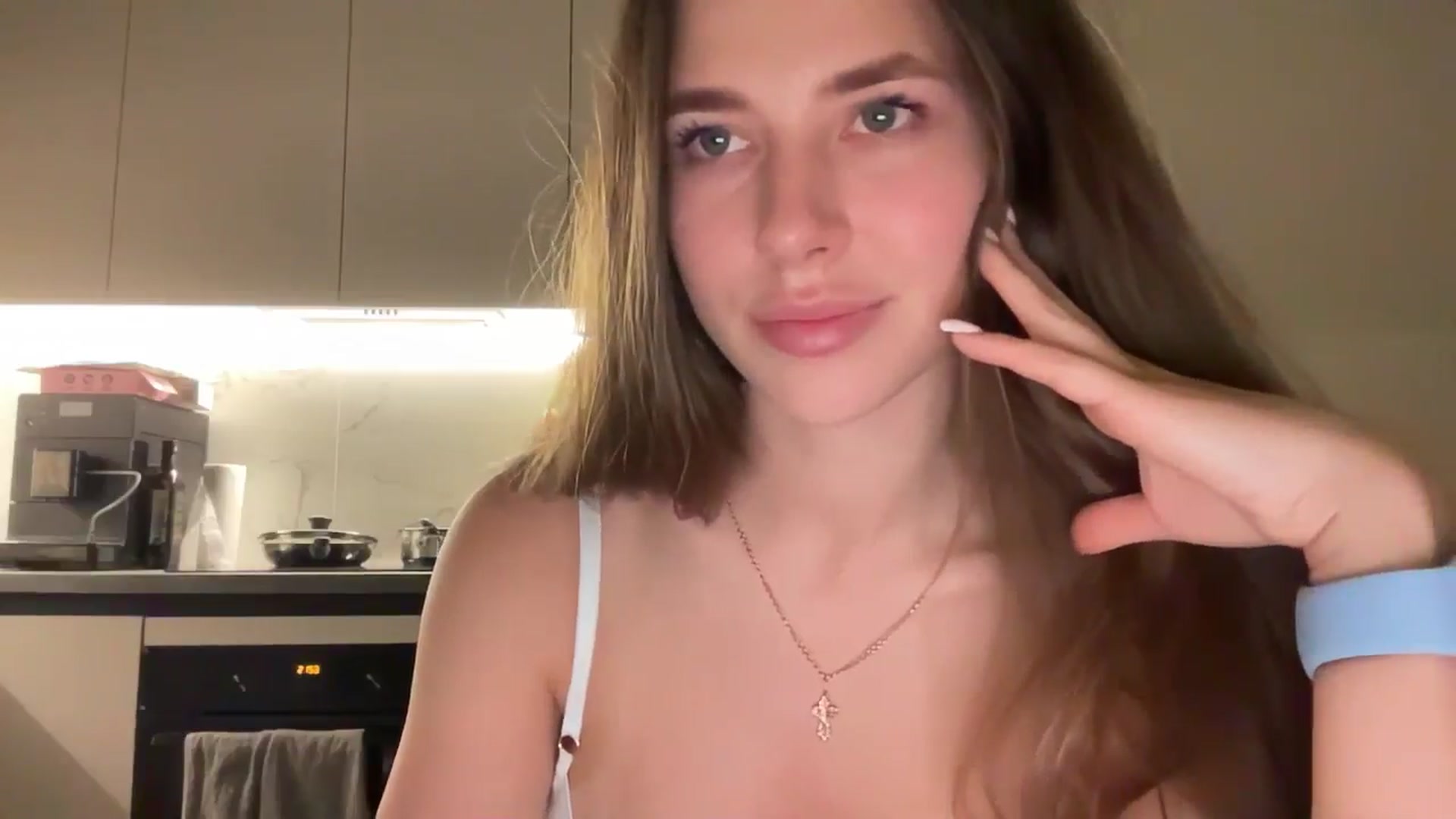 Gallery image thumbnail from kissfreeze's myfreecams stream on, 06/30/2025, 21:26 image 11 of 20