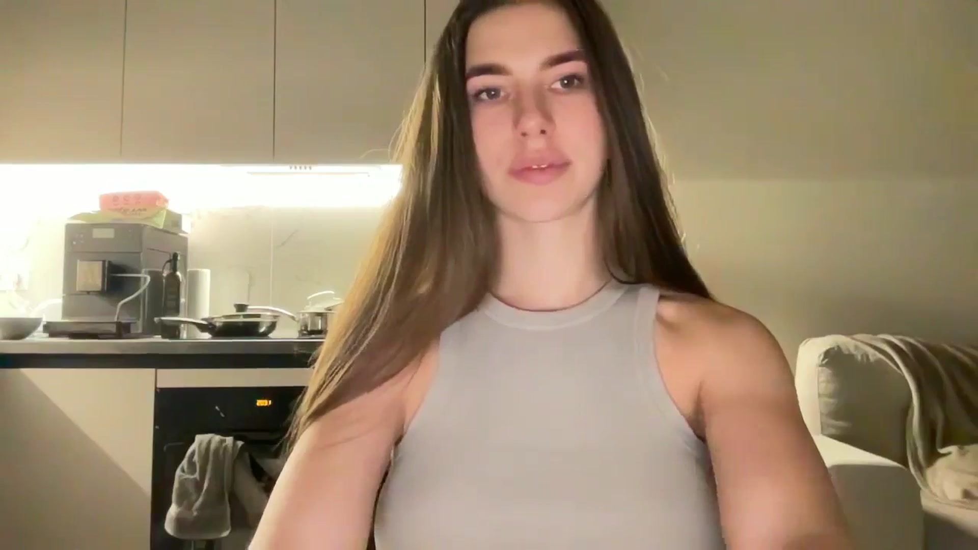 Gallery image thumbnail from kissfreeze's myfreecams stream on, 07/04/2025, 20:31 image 7 of 20