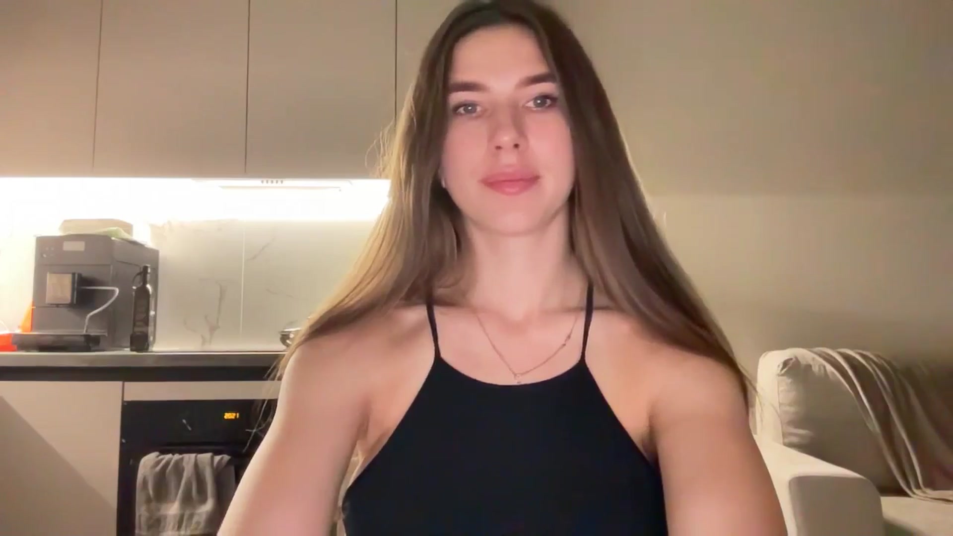 Gallery image thumbnail from kissfreeze's myfreecams stream on, 07/05/2025, 19:52 image 13 of 20