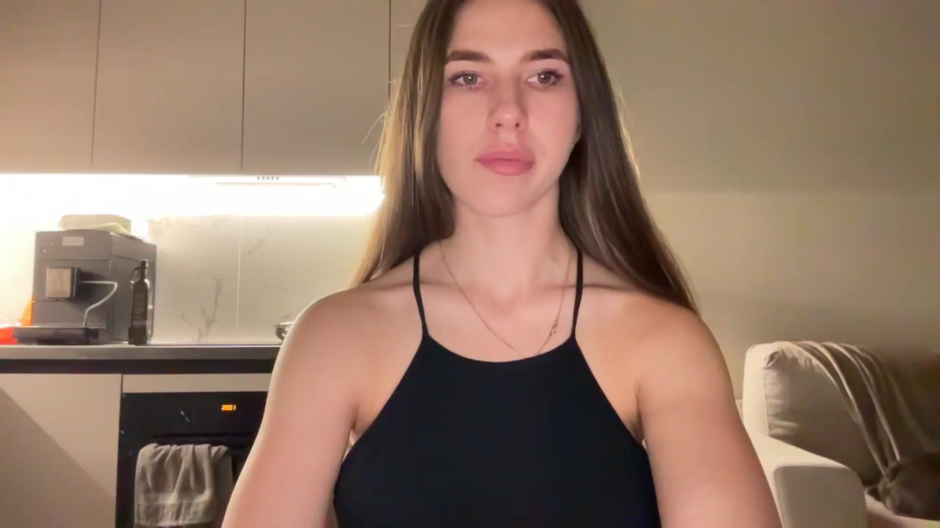 Gallery image thumbnail from kissfreeze's myfreecams stream on, 07/05/2025, 19:52 image 4 of 20