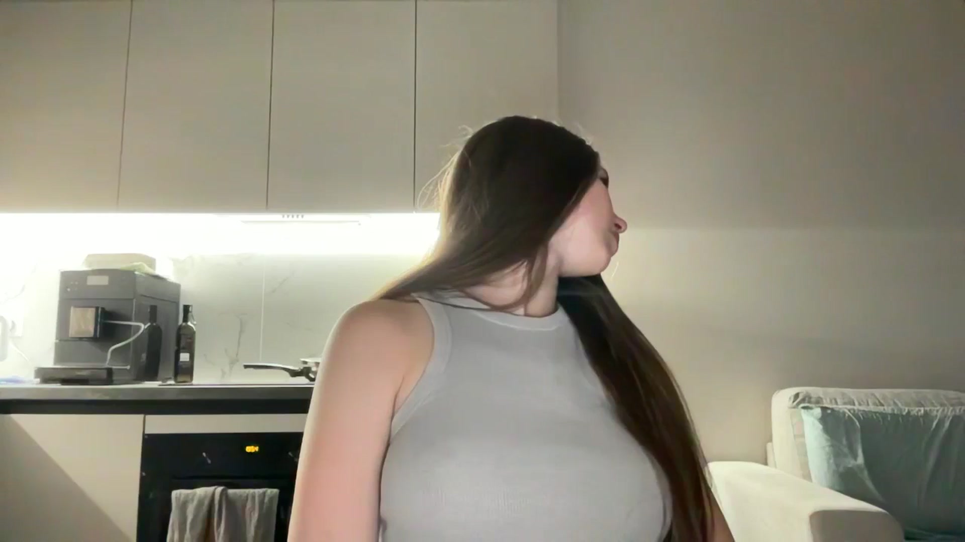 Gallery image thumbnail from kissfreeze's myfreecams stream on, 07/08/2025, 19:47 image 4 of 20
