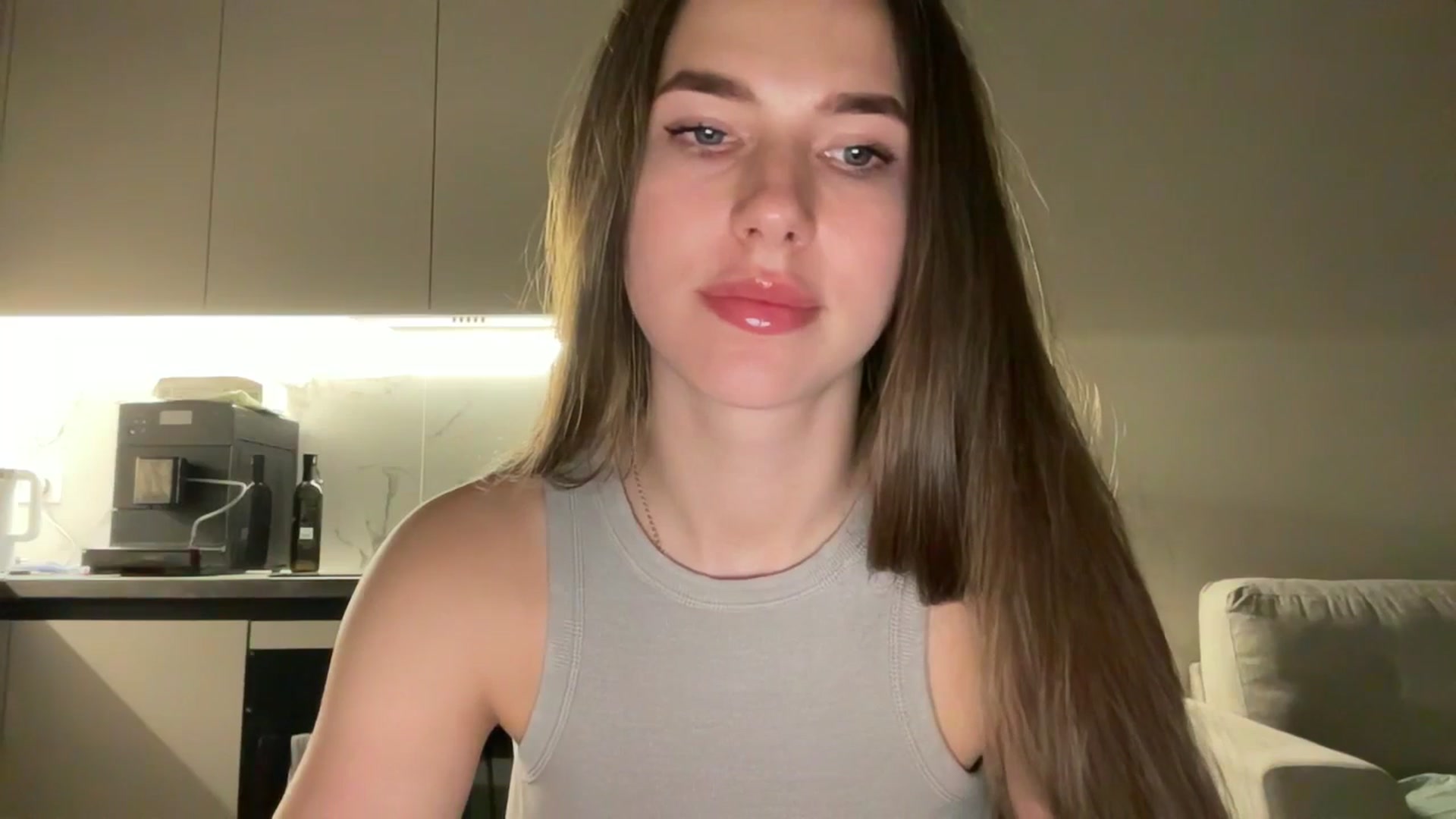 Gallery image thumbnail from kissfreeze's myfreecams stream on, 07/08/2025, 22:43 image 14 of 20