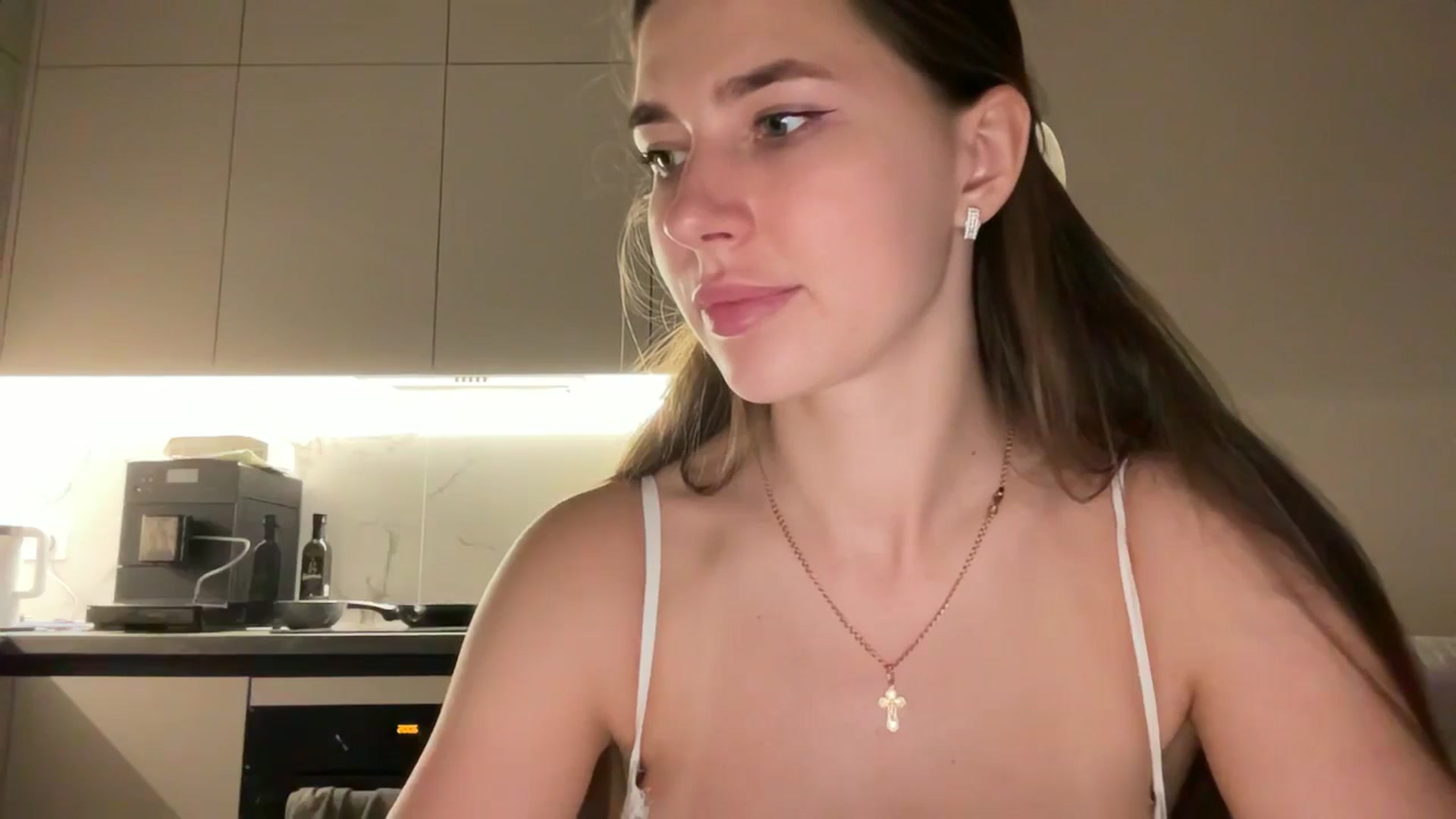 Gallery image thumbnail from kissfreeze's myfreecams stream on, 07/09/2025, 19:25 image 15 of 20