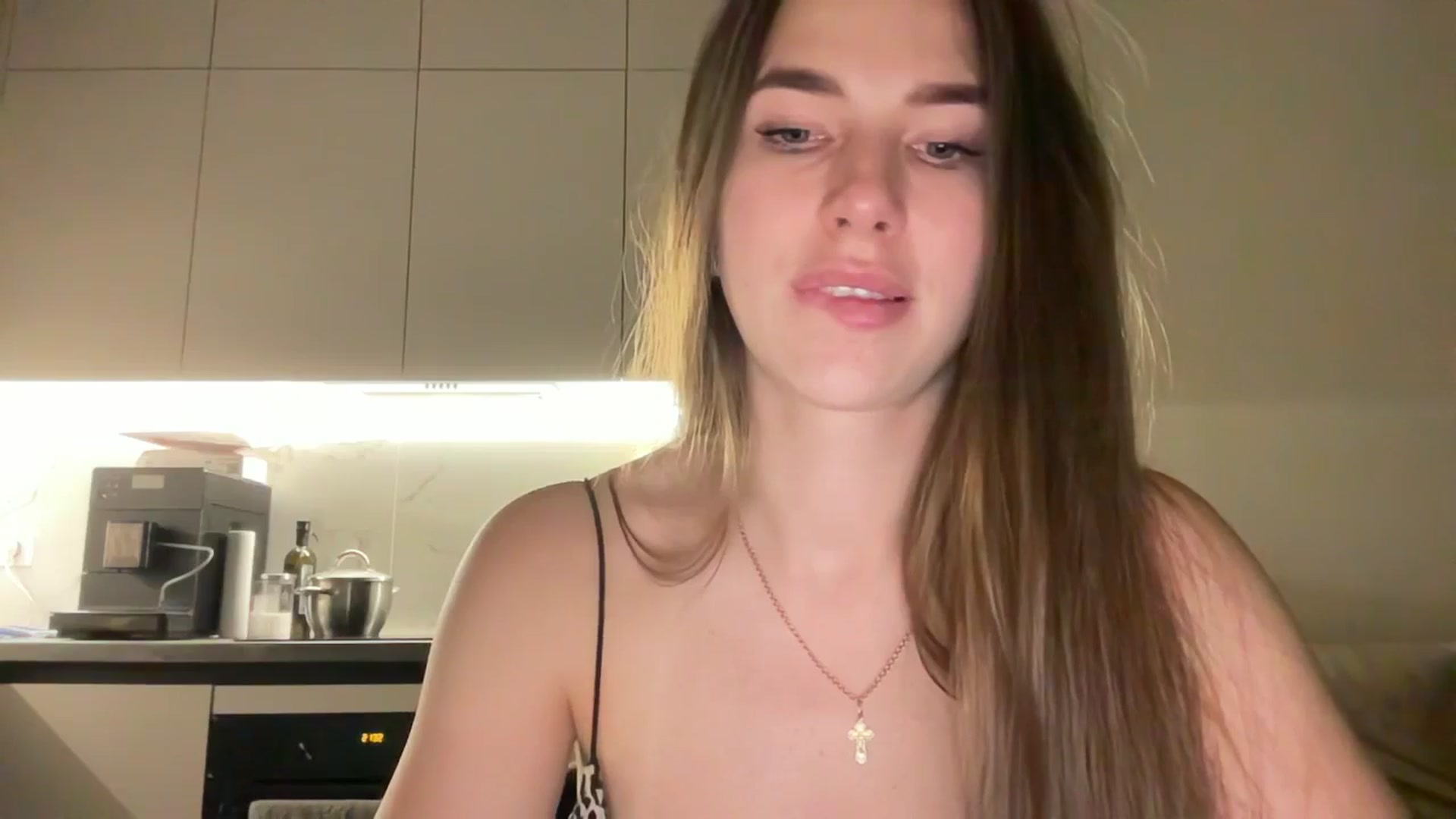 Gallery image thumbnail from kissfreeze's myfreecams stream on, 07/12/2025, 21:38 image 8 of 20