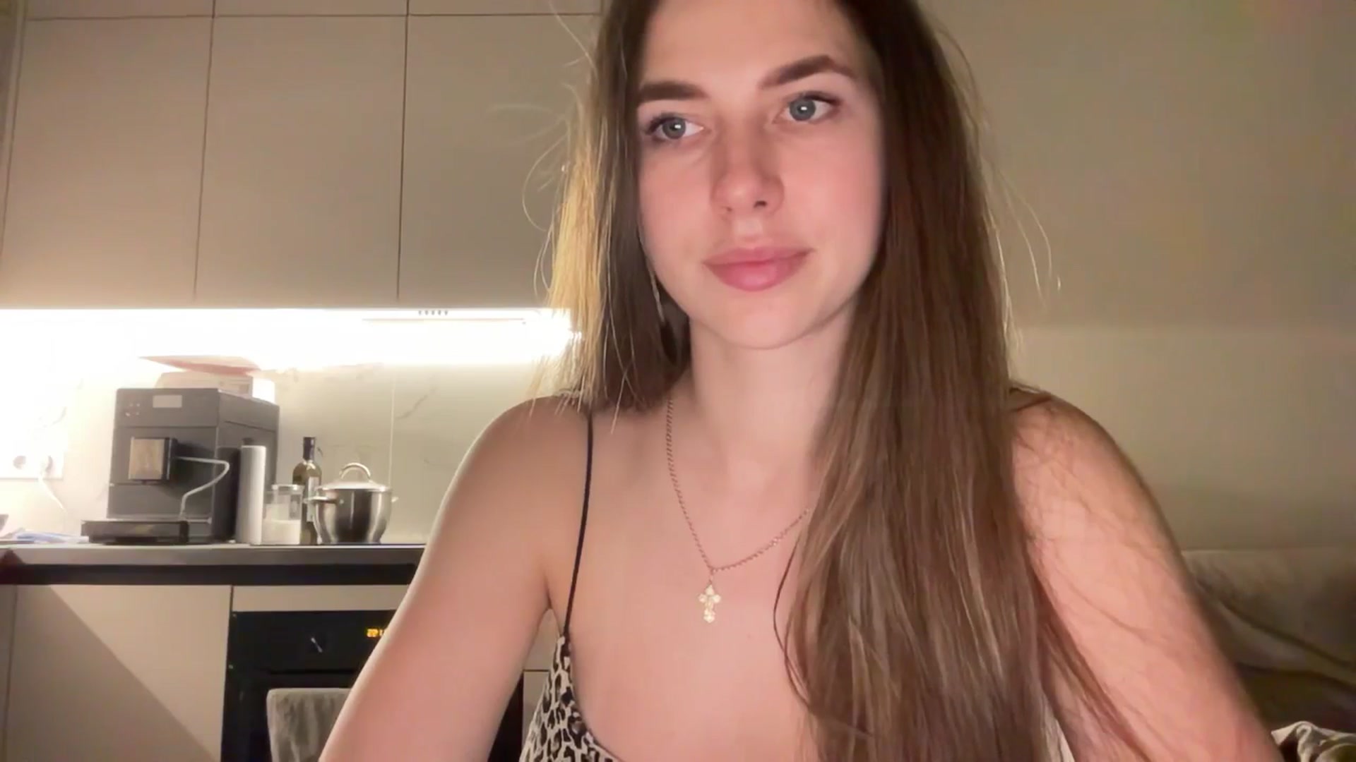 Gallery image thumbnail from kissfreeze's myfreecams stream on, 07/12/2025, 21:38 image 18 of 20