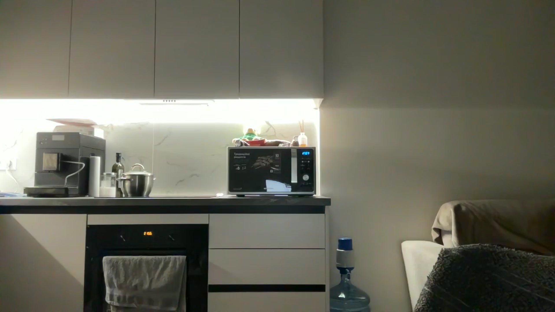 Gallery image thumbnail from kissfreeze's myfreecams stream on, 07/12/2025, 21:38 image 14 of 20