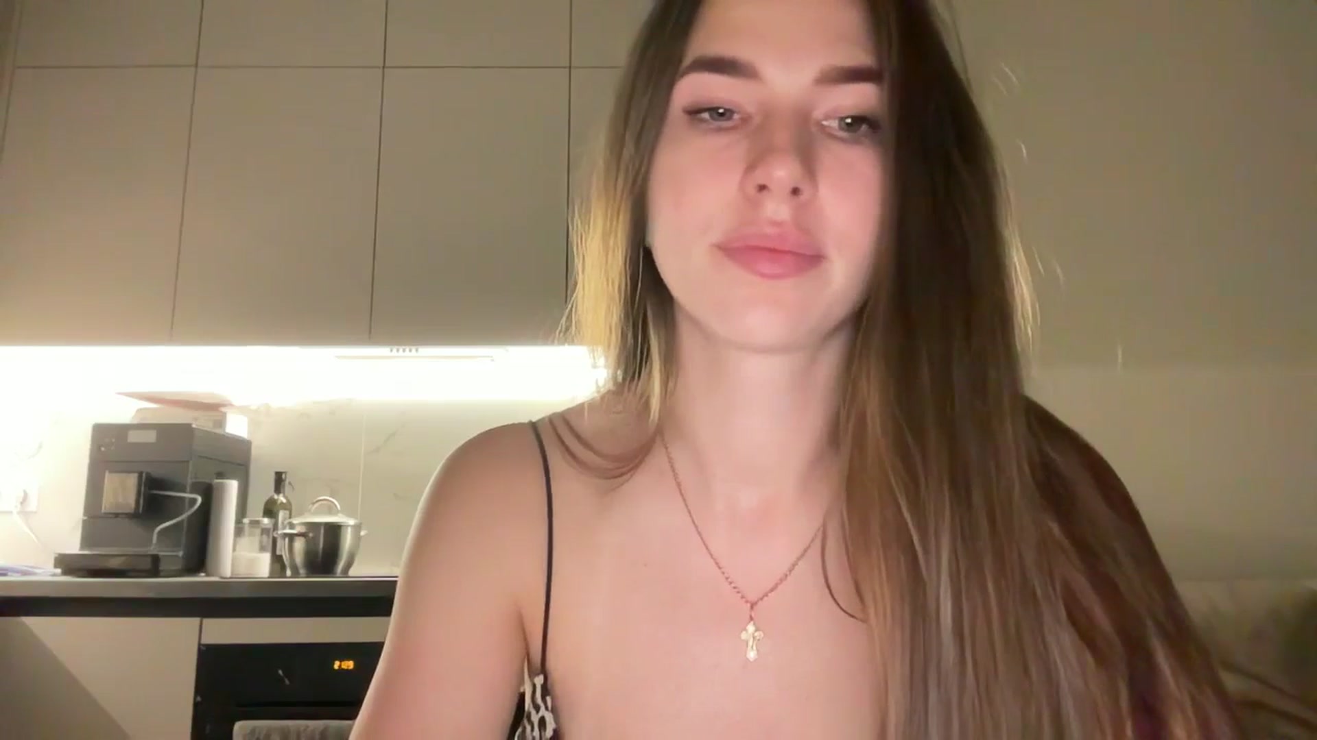 Gallery image thumbnail from kissfreeze's myfreecams stream on, 07/12/2025, 21:38 image 7 of 20