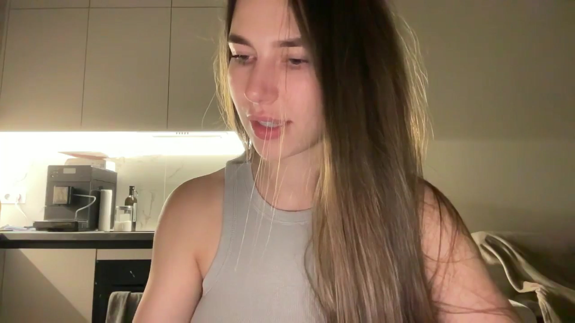 Gallery image thumbnail from kissfreeze's myfreecams stream on, 07/13/2025, 23:31 image 13 of 20